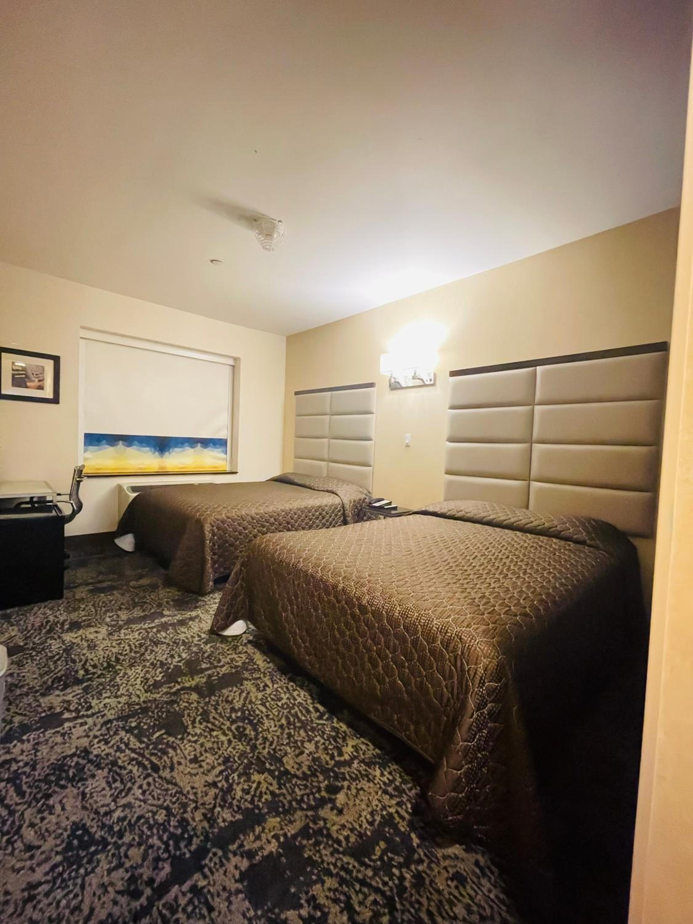 Deluxe Double Room - Photo 9