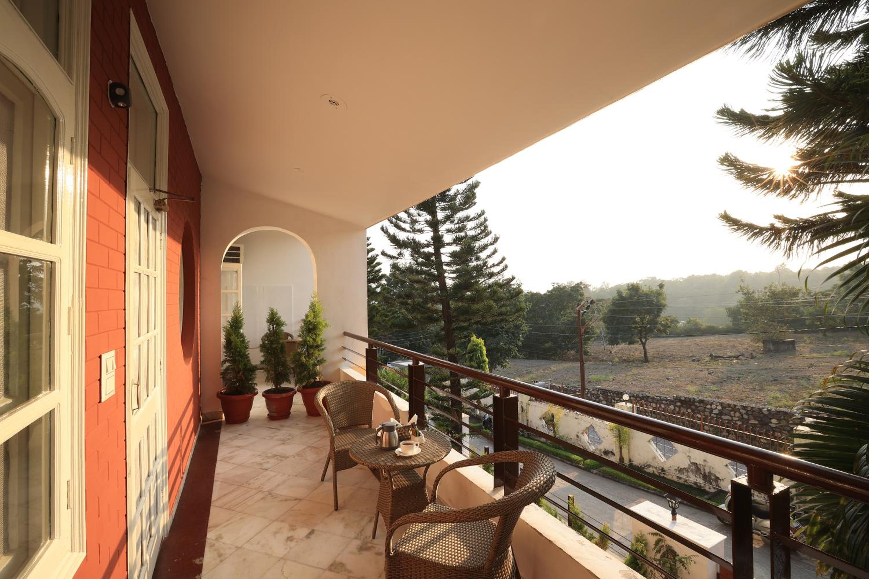 Cottagewith anytime breakfast, 24*7 butler Service & Flexible check in & check out (Subject to availability) - Photo 5