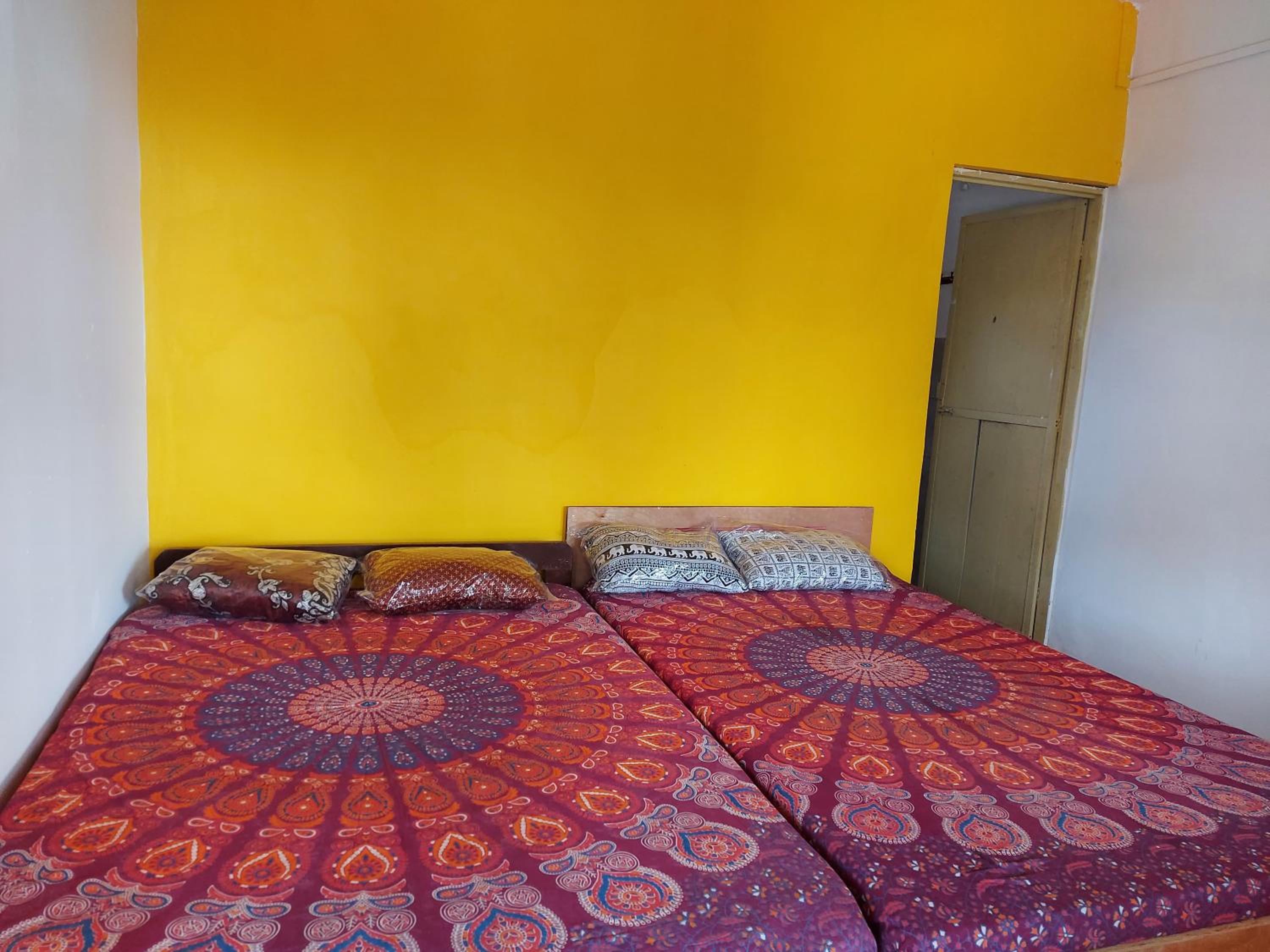 Budget Double Room - Photo 5