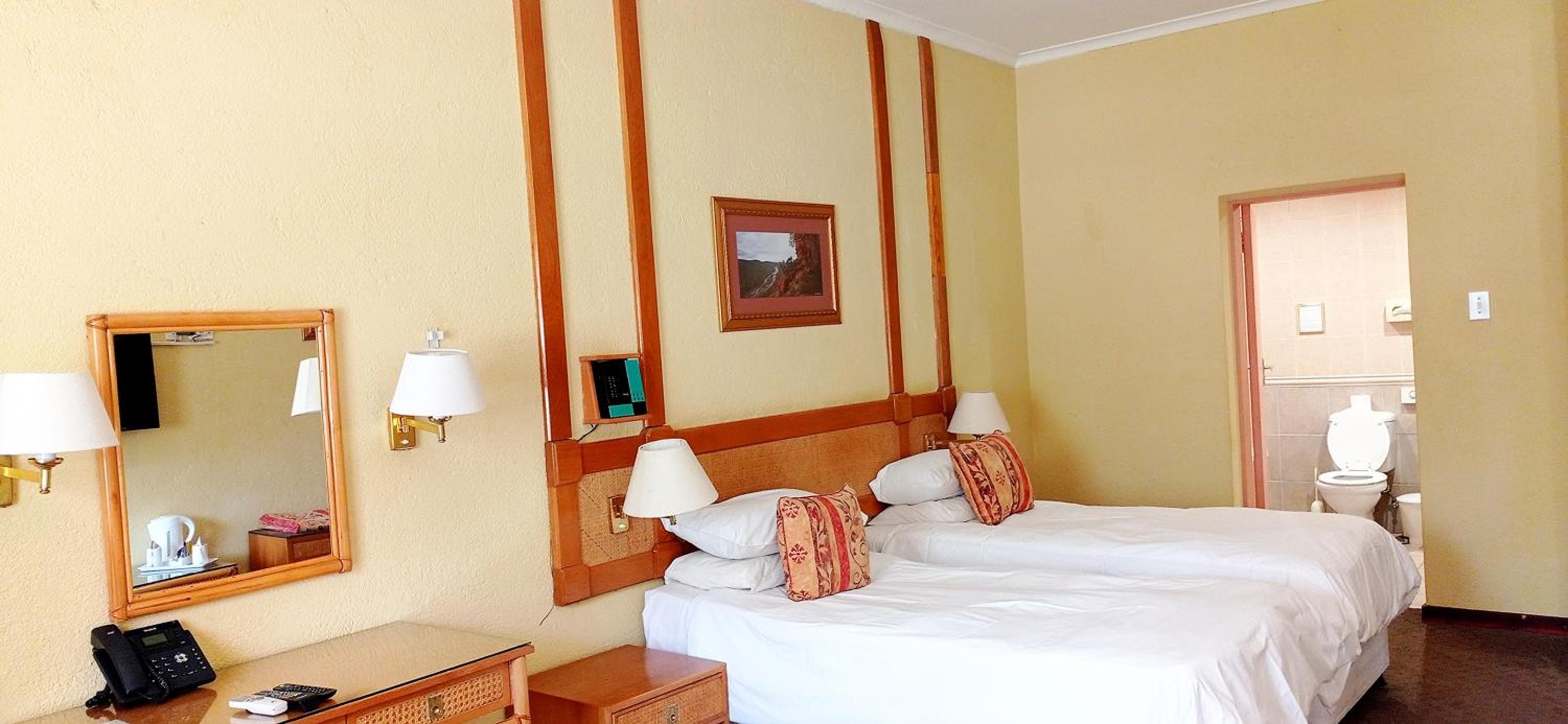Double Room With Patio photo 3