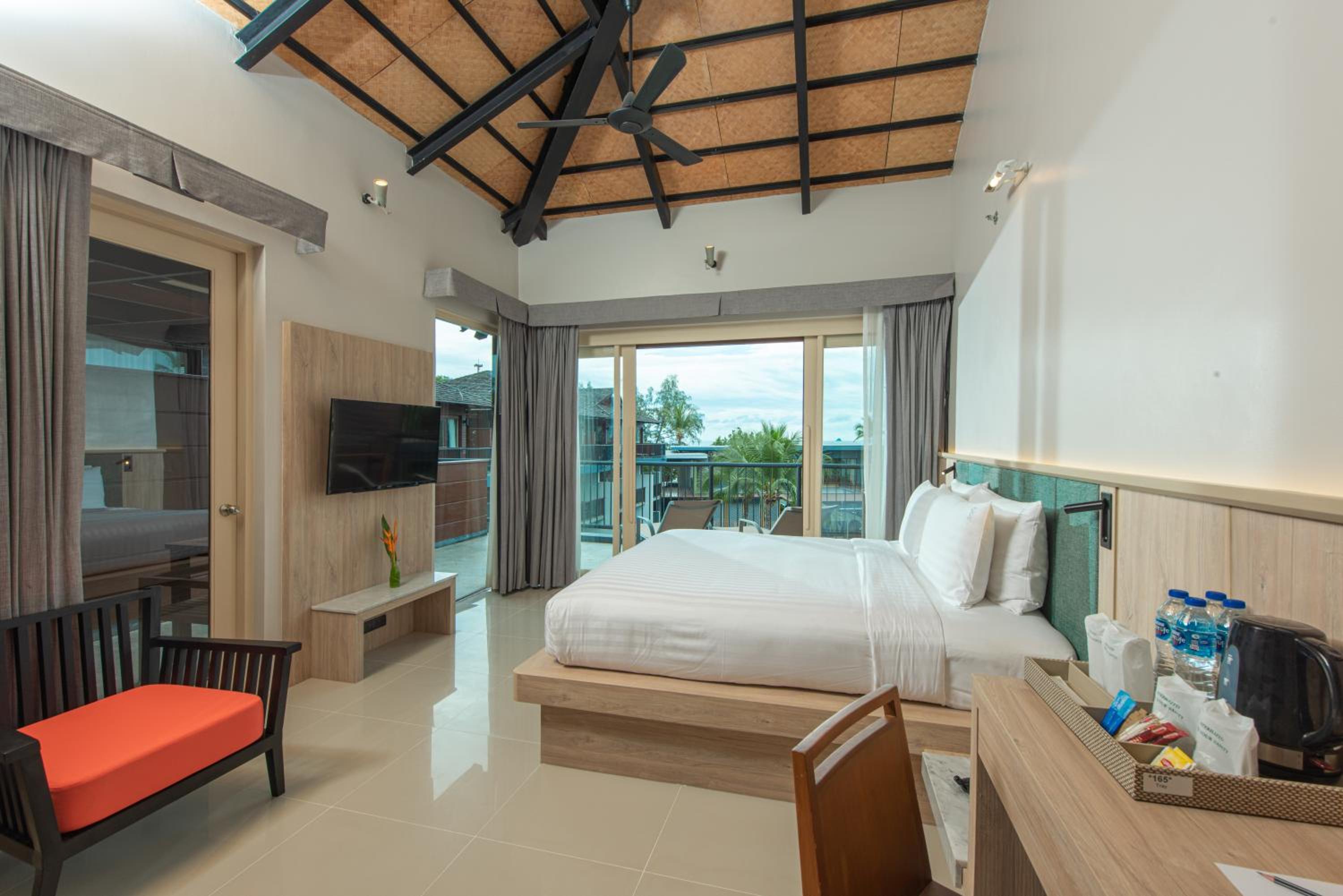 Deluxe Partial Sea View Room  photo 3