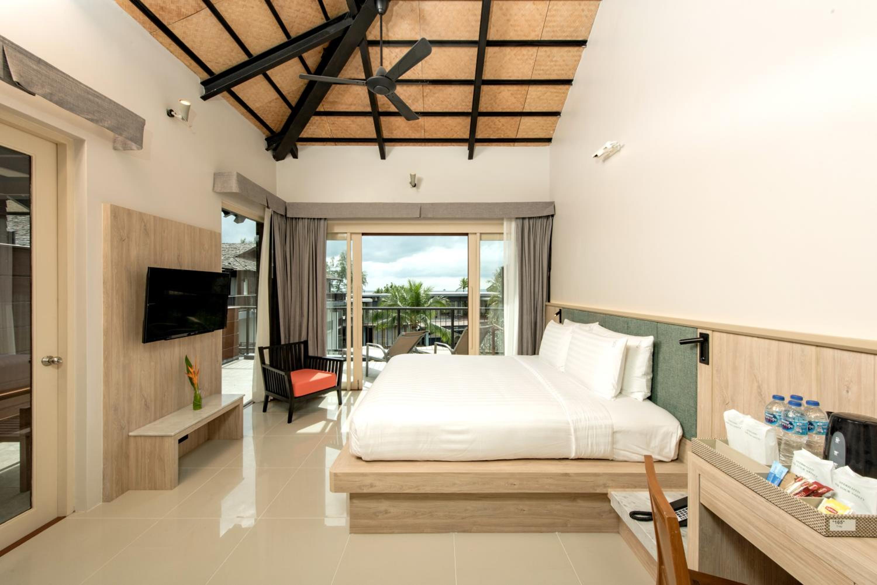 Deluxe Partial Sea View Room  photo 2