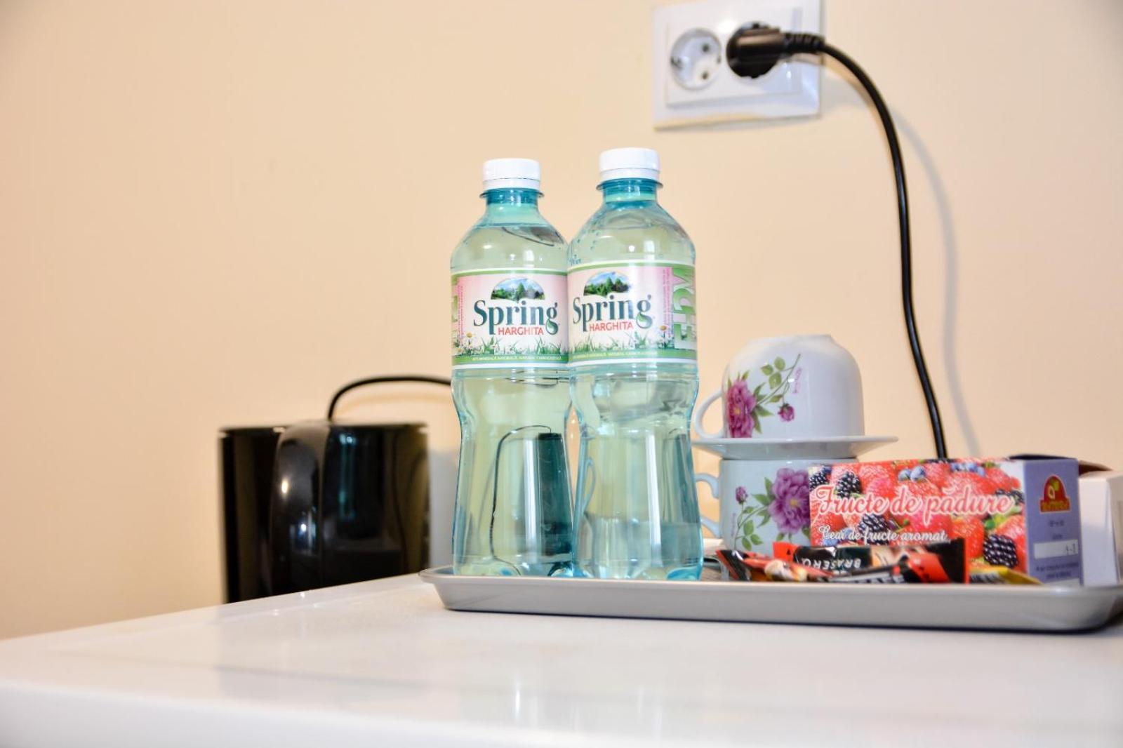 Twin Room - Photo 13