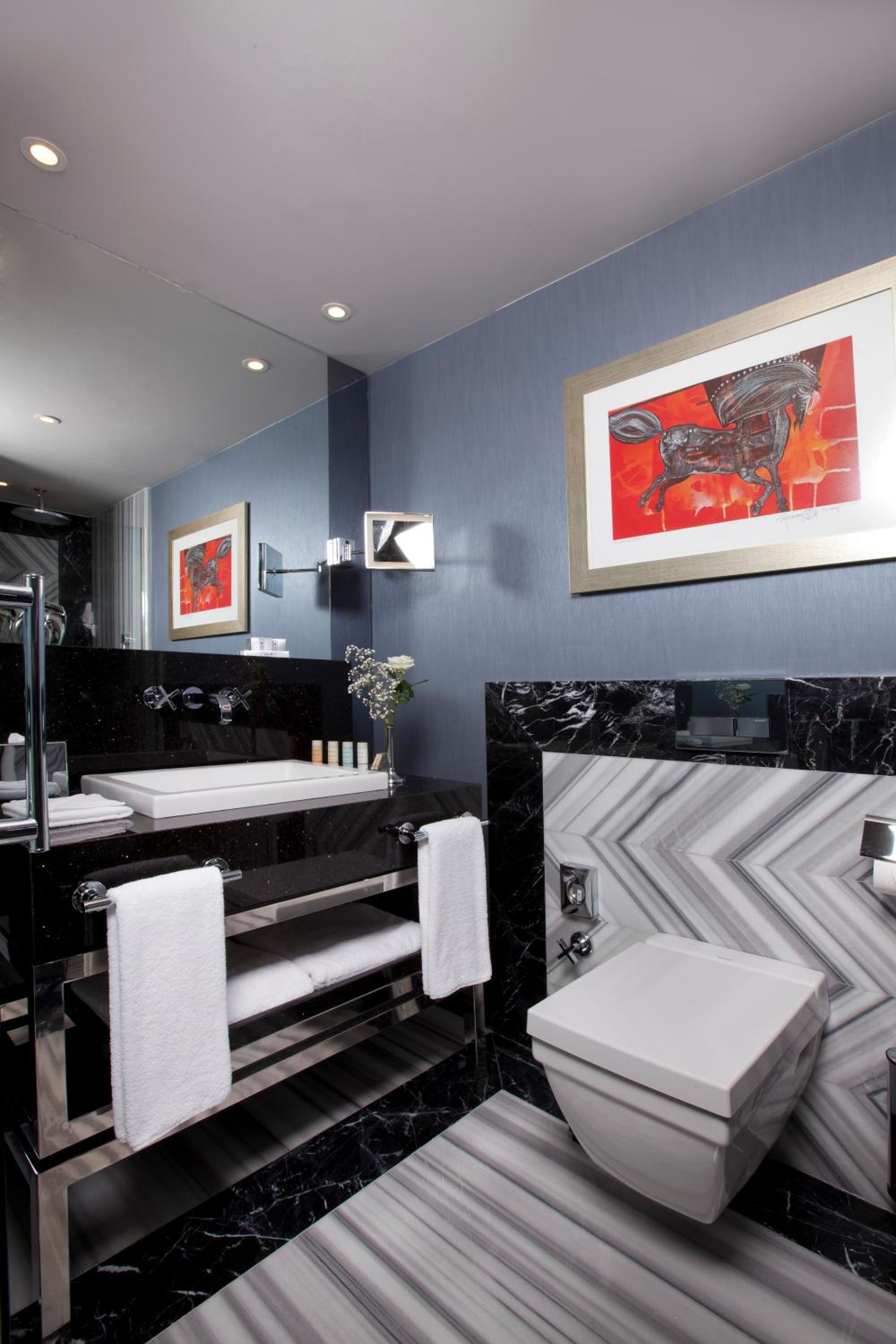 Panoramic Suite with Golden Horn View and Terrace thumbnail 5