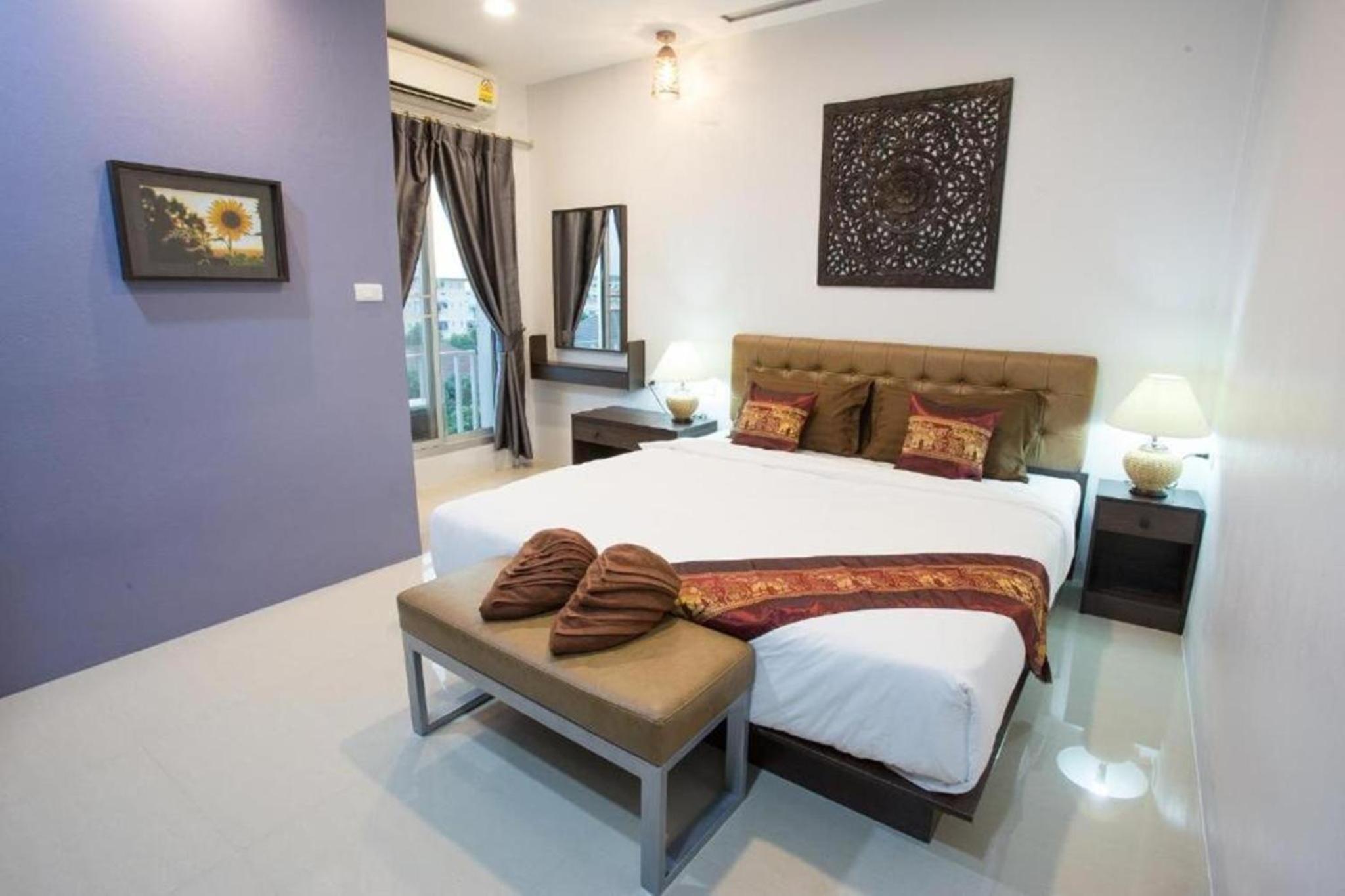 Superior King Room with Round-Trip Airport Transfer photo 1