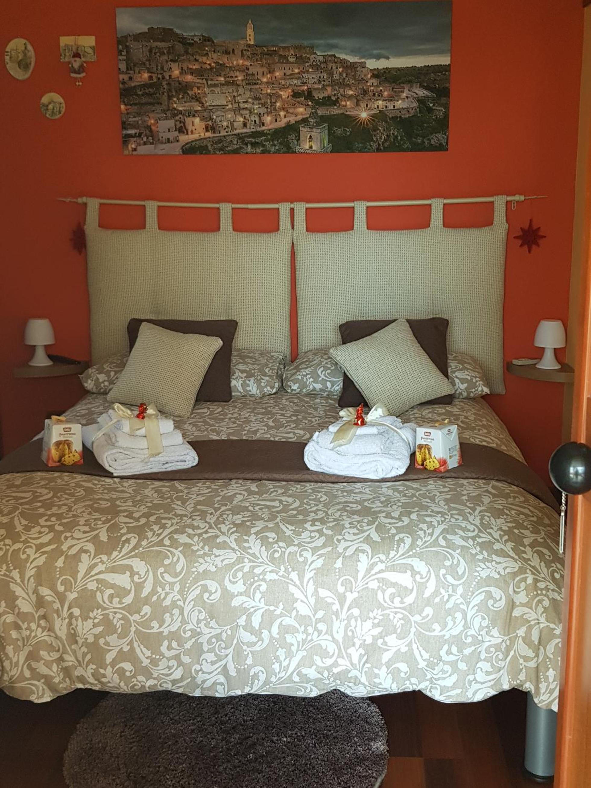 Double Room with Private Bathroom - Photo 15