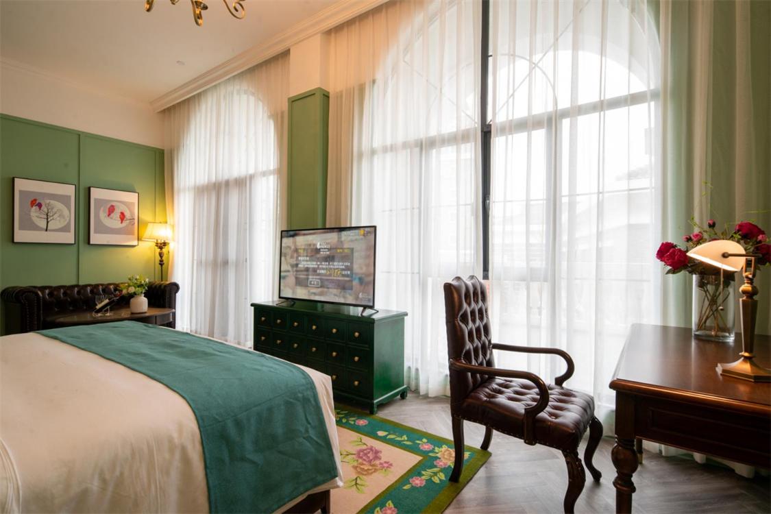 Standard King Room With Courtyard View photo 2