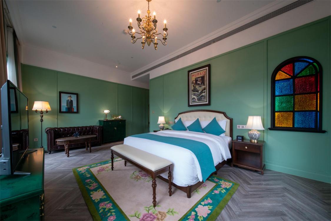 Premium King Room With Courtyard View