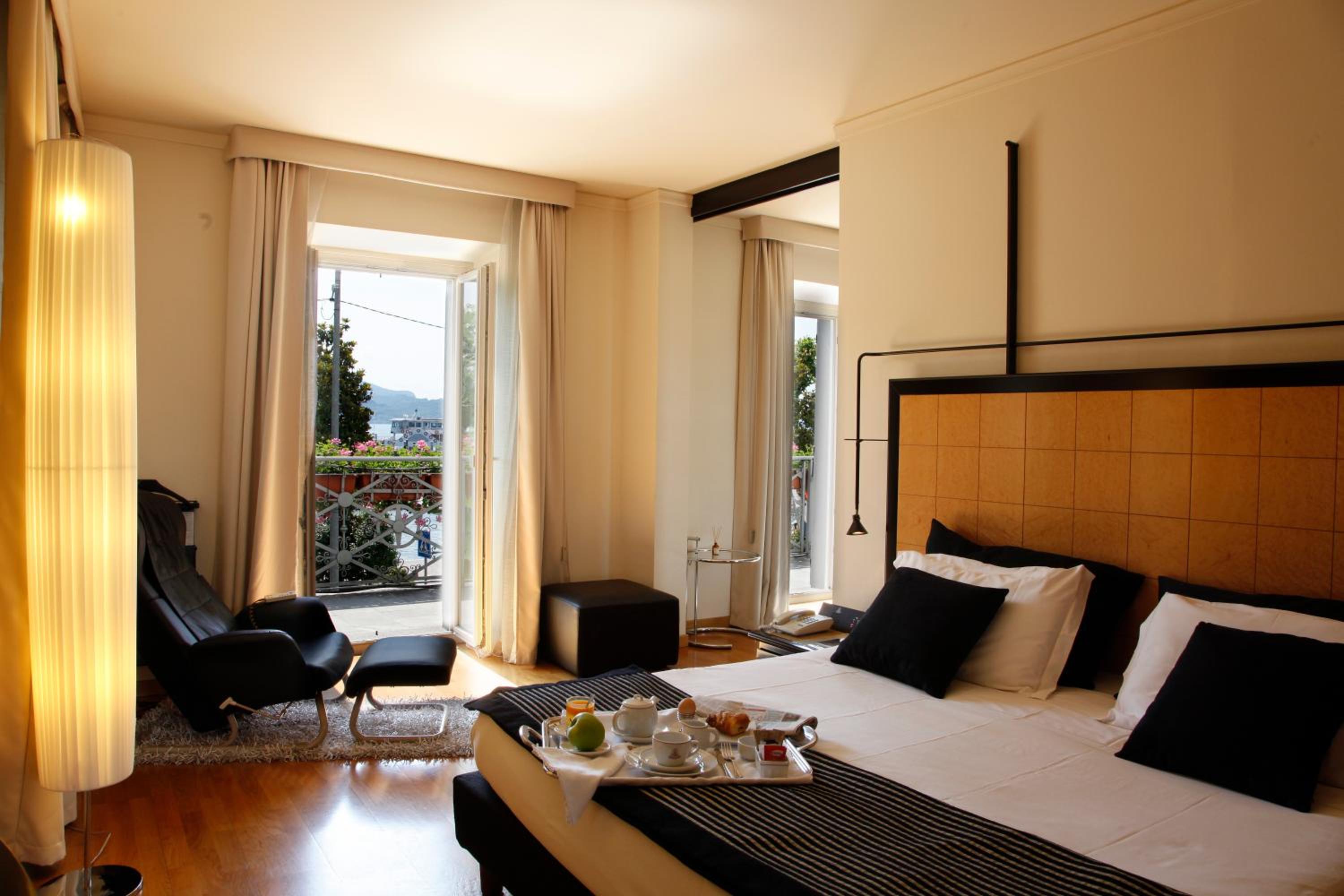 Junior Suite with Balcony - Photo 7