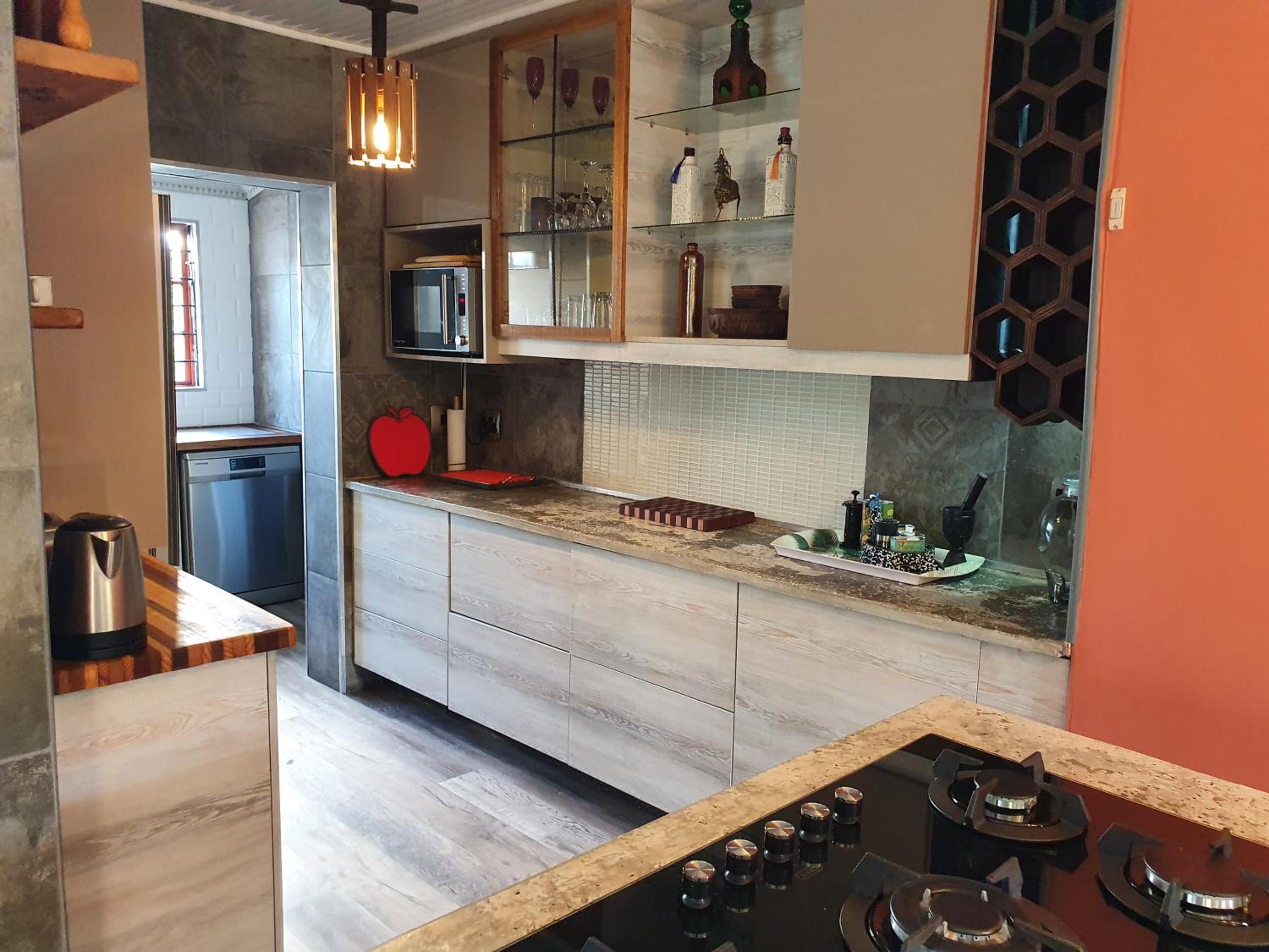 Three-Bedroom Apartment - Photo 14