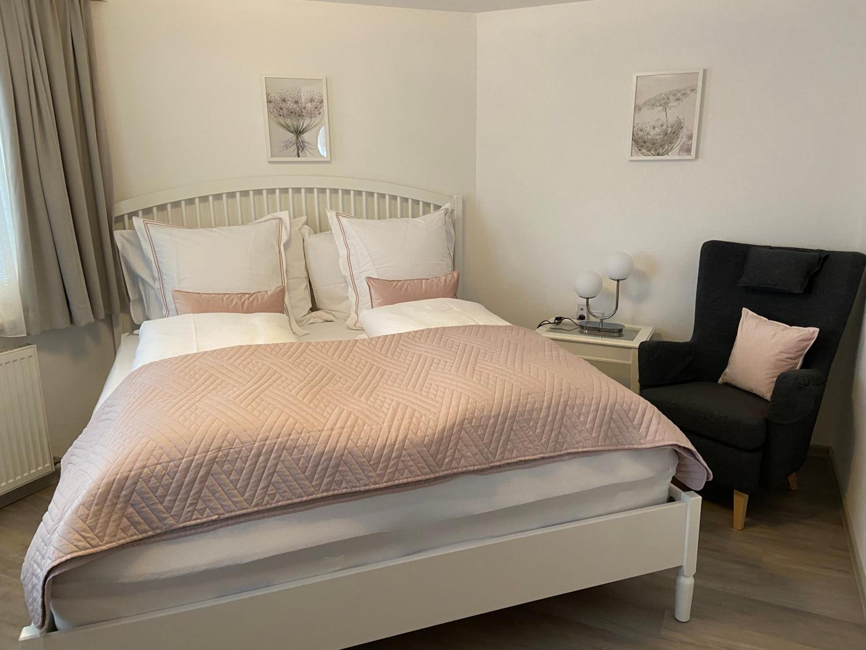 Large Double or Twin Room photo 2