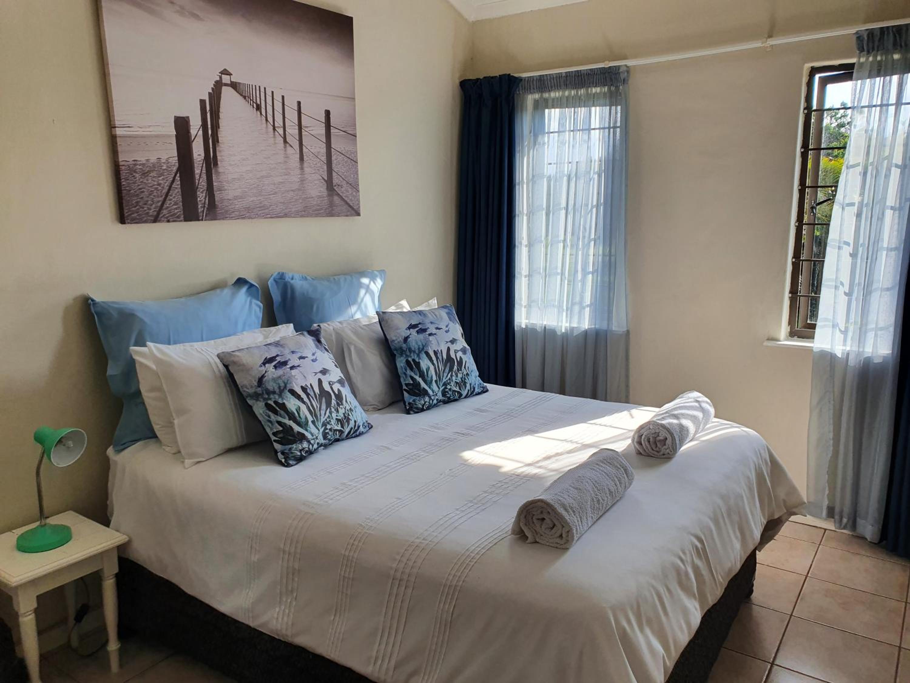 Three-Bedroom Apartment - Photo 20