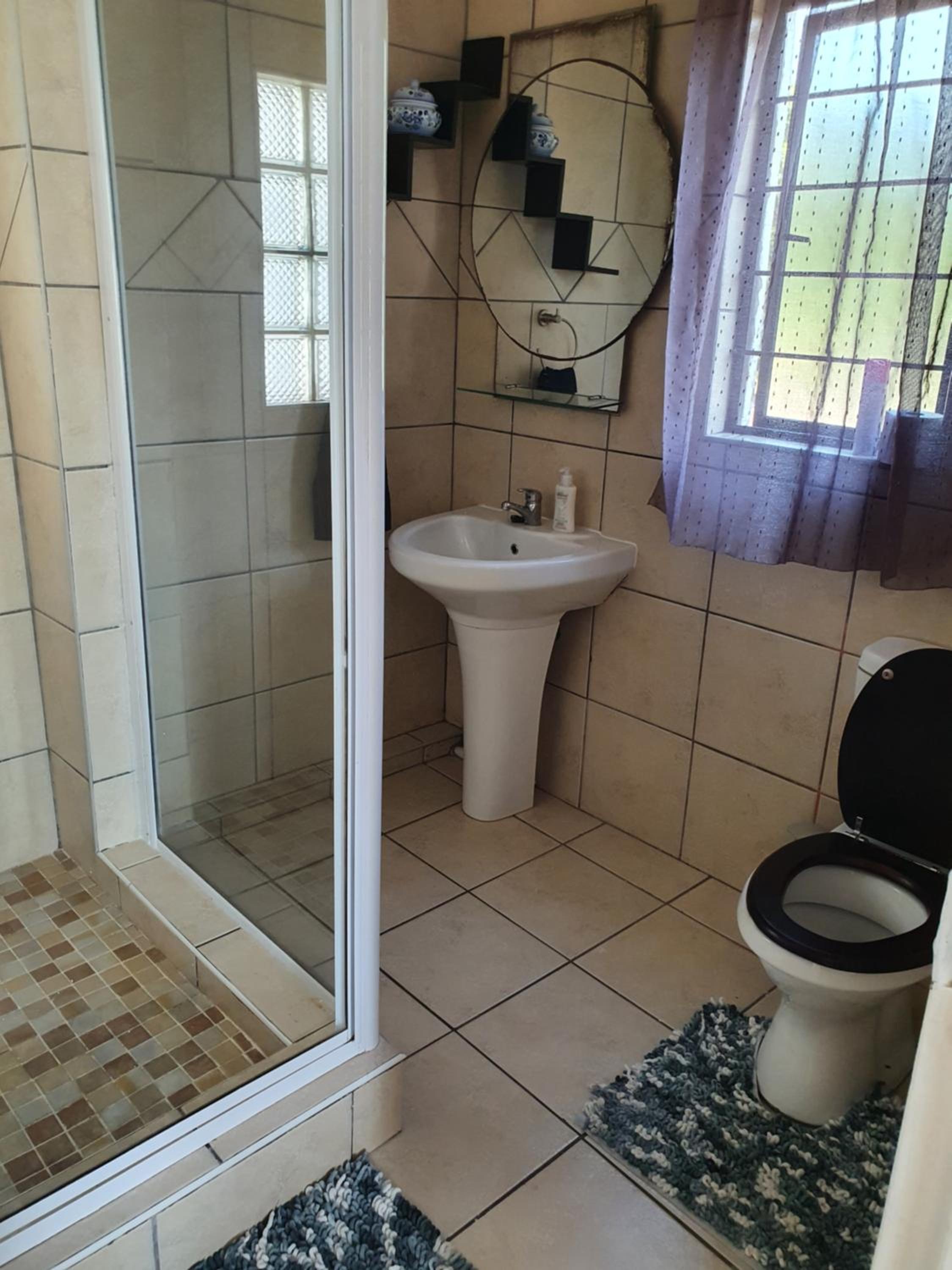 Three-Bedroom Apartment - Photo 23