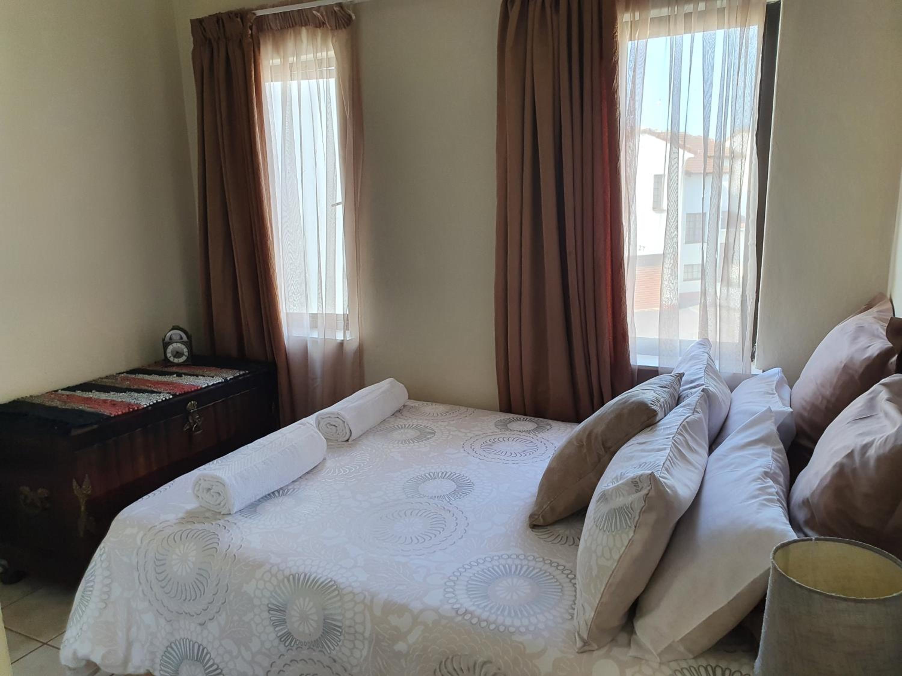 Three-Bedroom Apartment - Photo 41