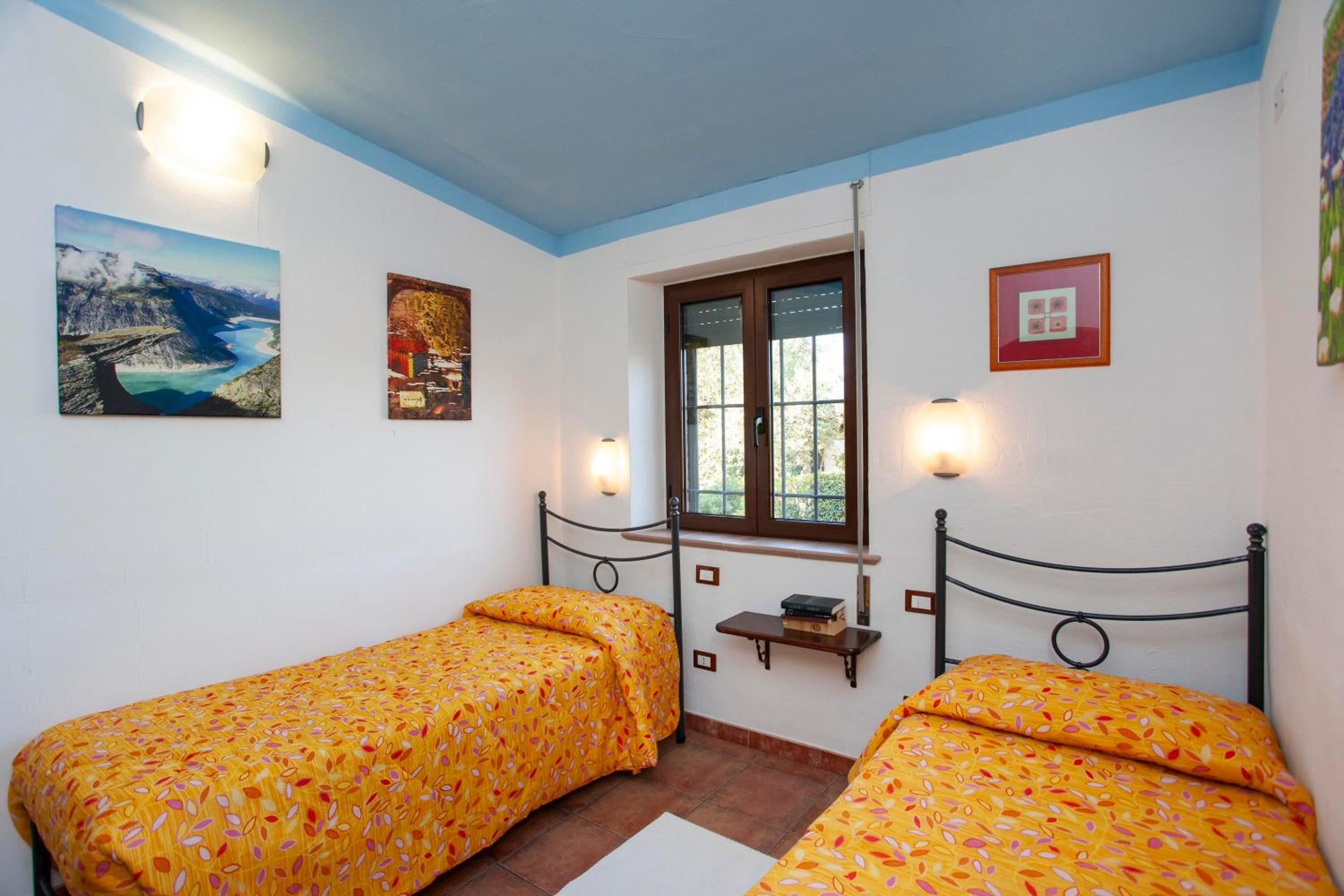 Two-Bedroom Deluxe Apartment with Garden View photo 3