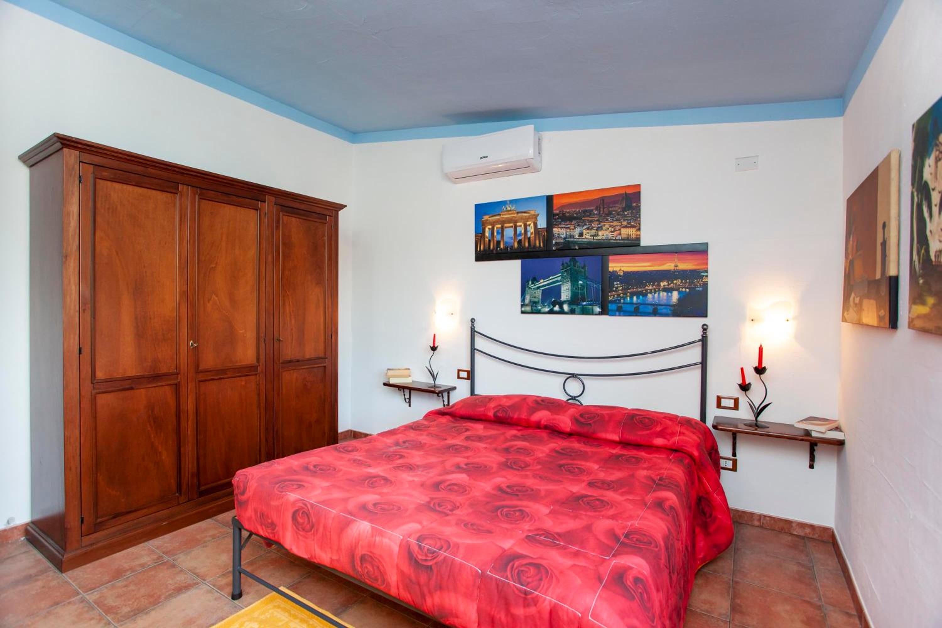 Two-Bedroom Deluxe Apartment with Garden View photo 1