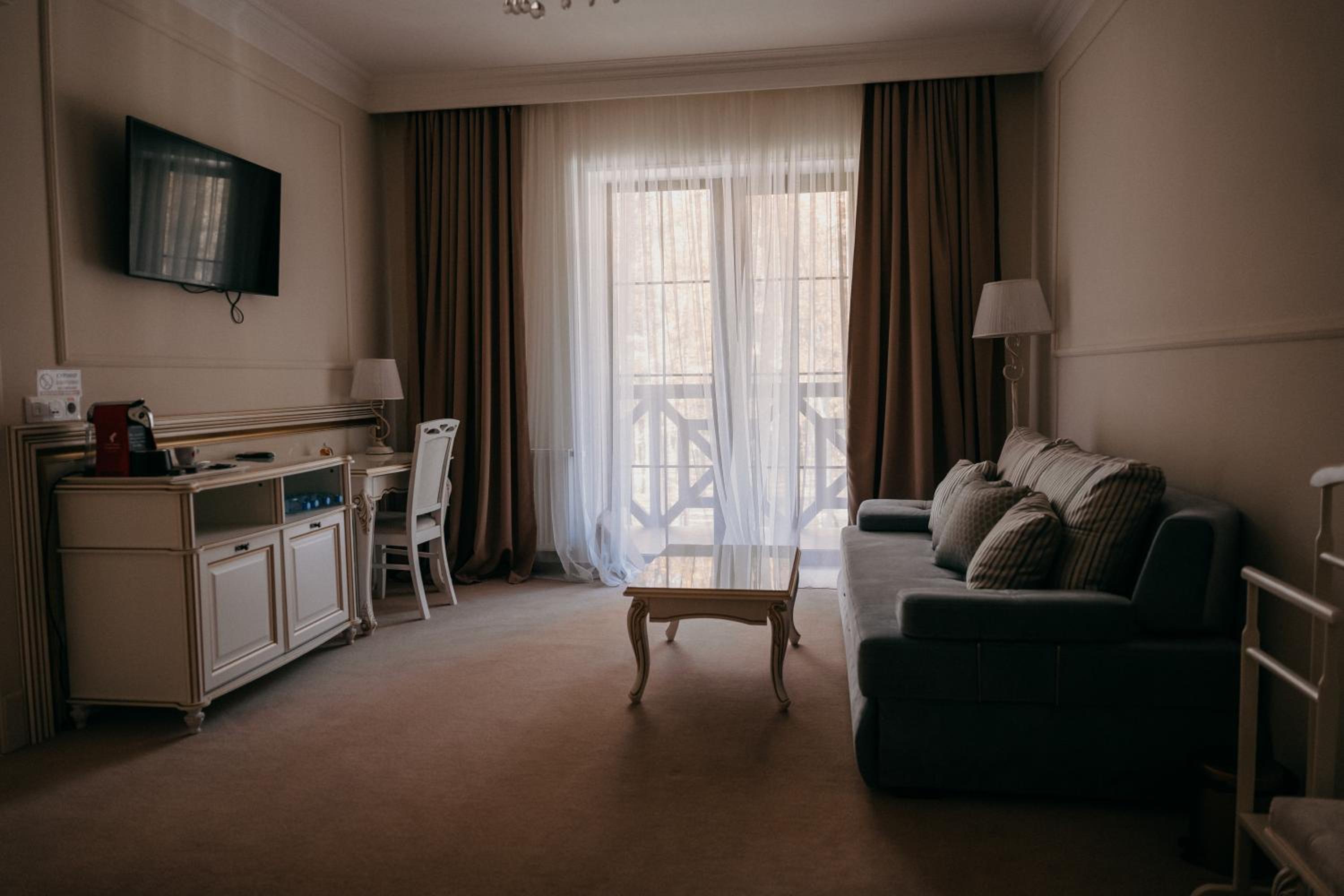 Two-Bedroom Suite photo 3