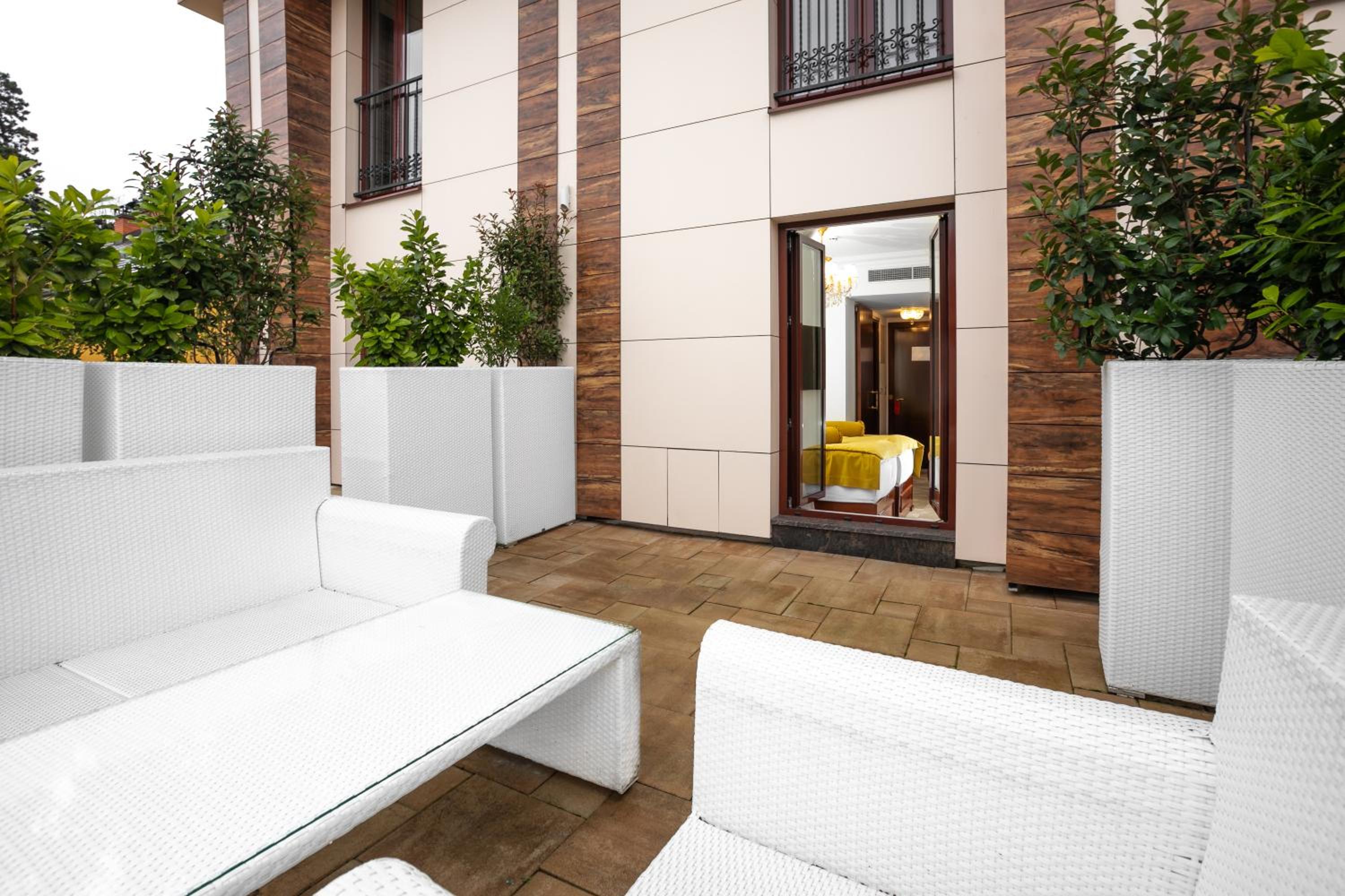 Superior Twin Room with Balcony - Photo 3