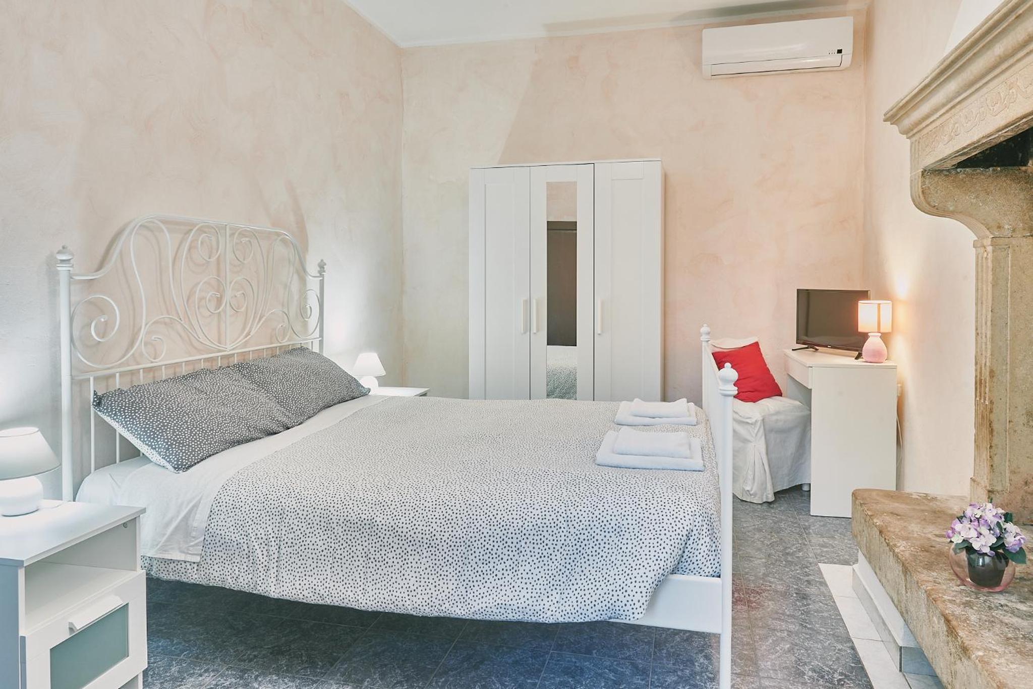 Double Room with Private Bathroom photo 1