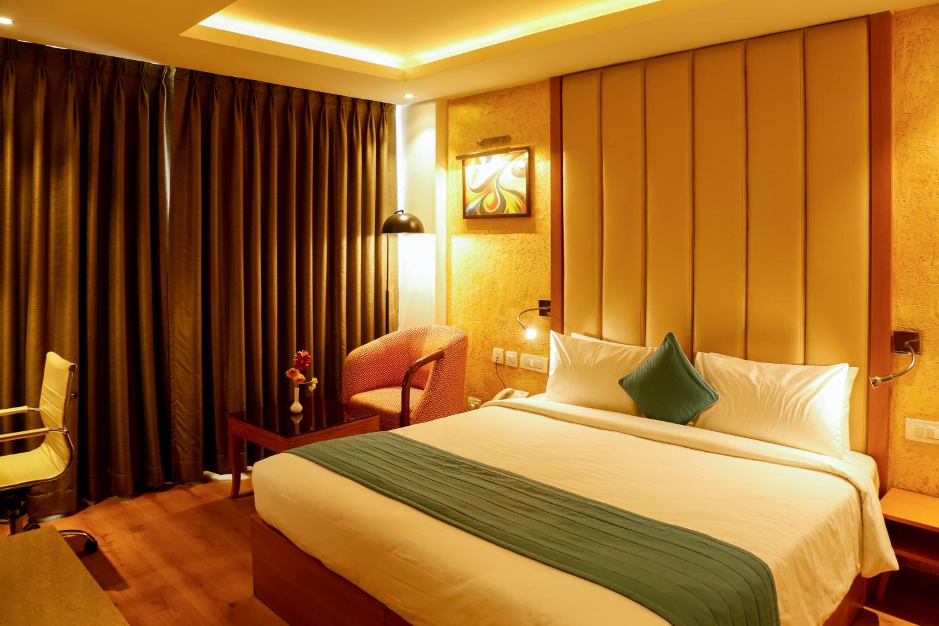 Standard King Room with 10% discount on F&B - Photo 5