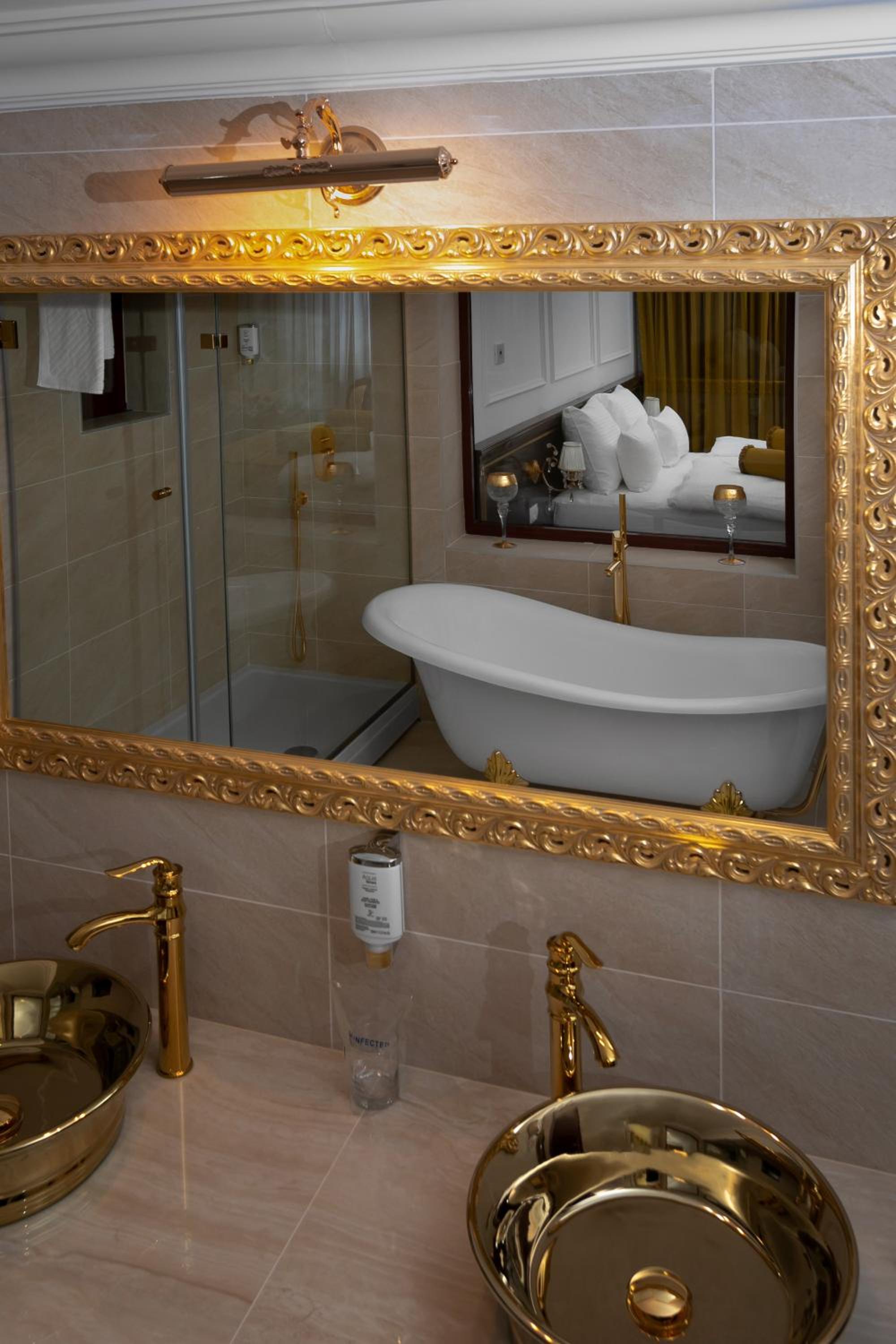 Deluxe Double Room - Photo 5