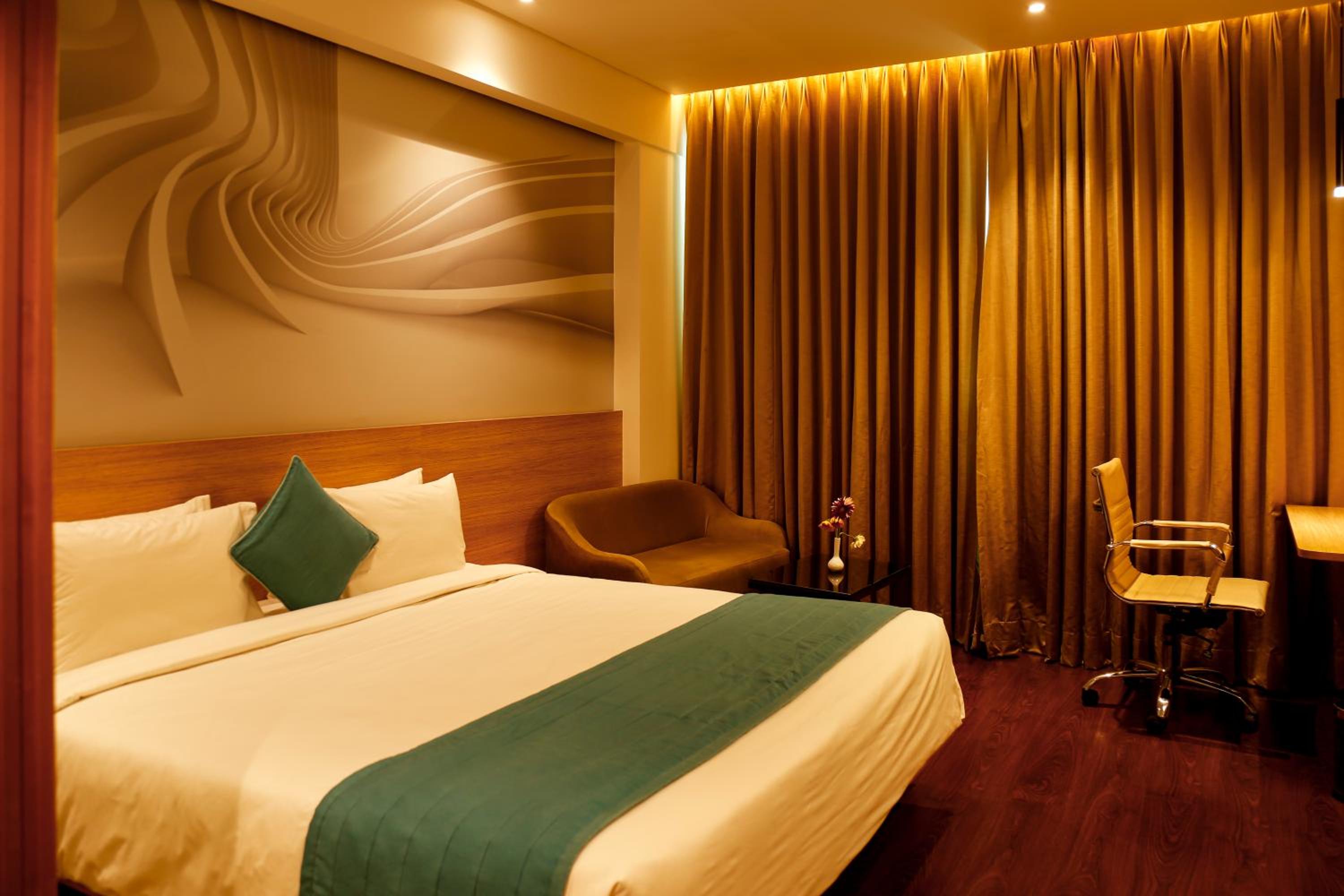 Deluxe Double Room with 10% discount on F&B - Photo 1