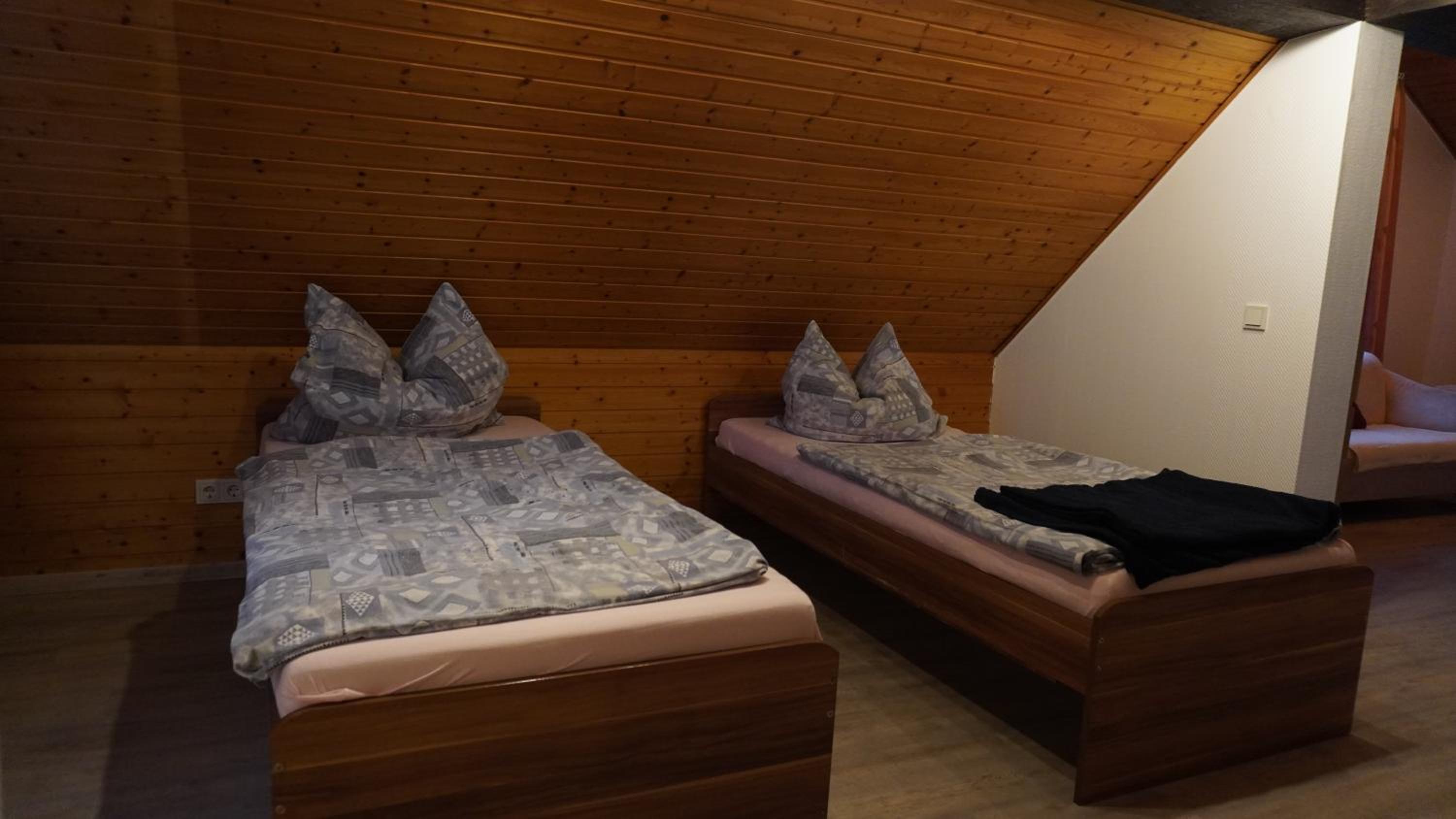 Quadruple Room with Private Bathroom photo 1