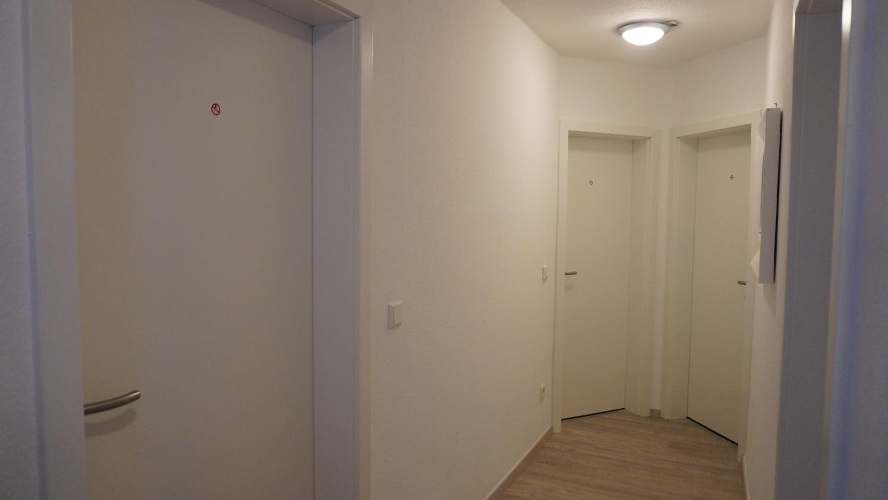 Single Room with Shared Bathroom photo 3