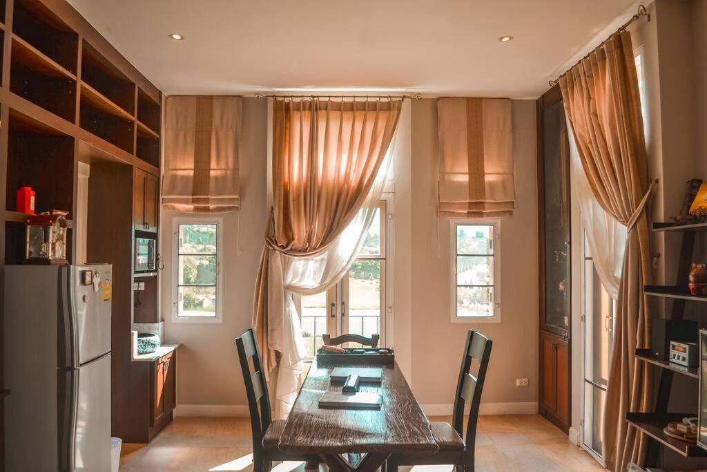 Four-Bedroom House photo 2