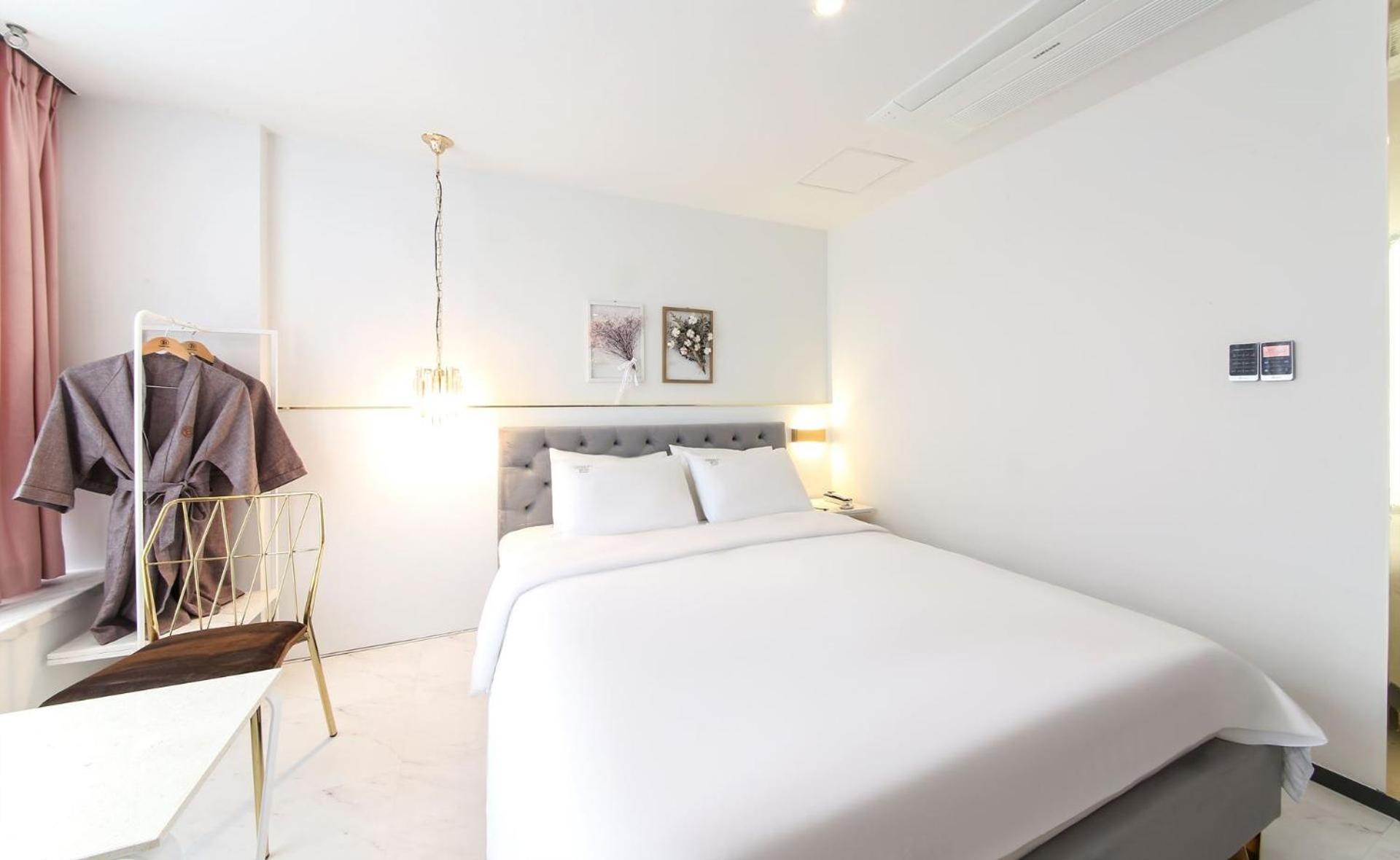 Standard Double Room with City View photo 1