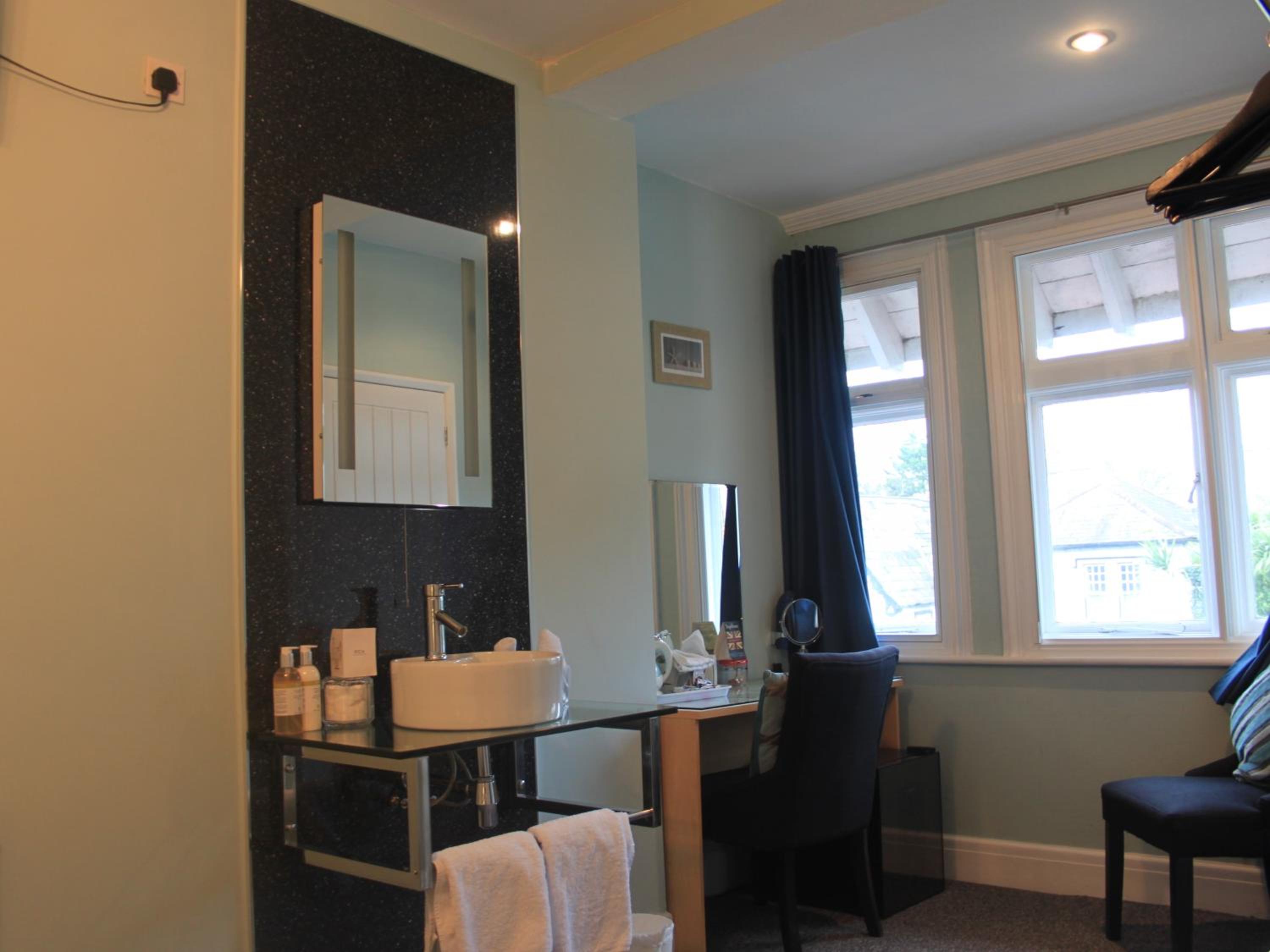 Standard Double Room photo 2