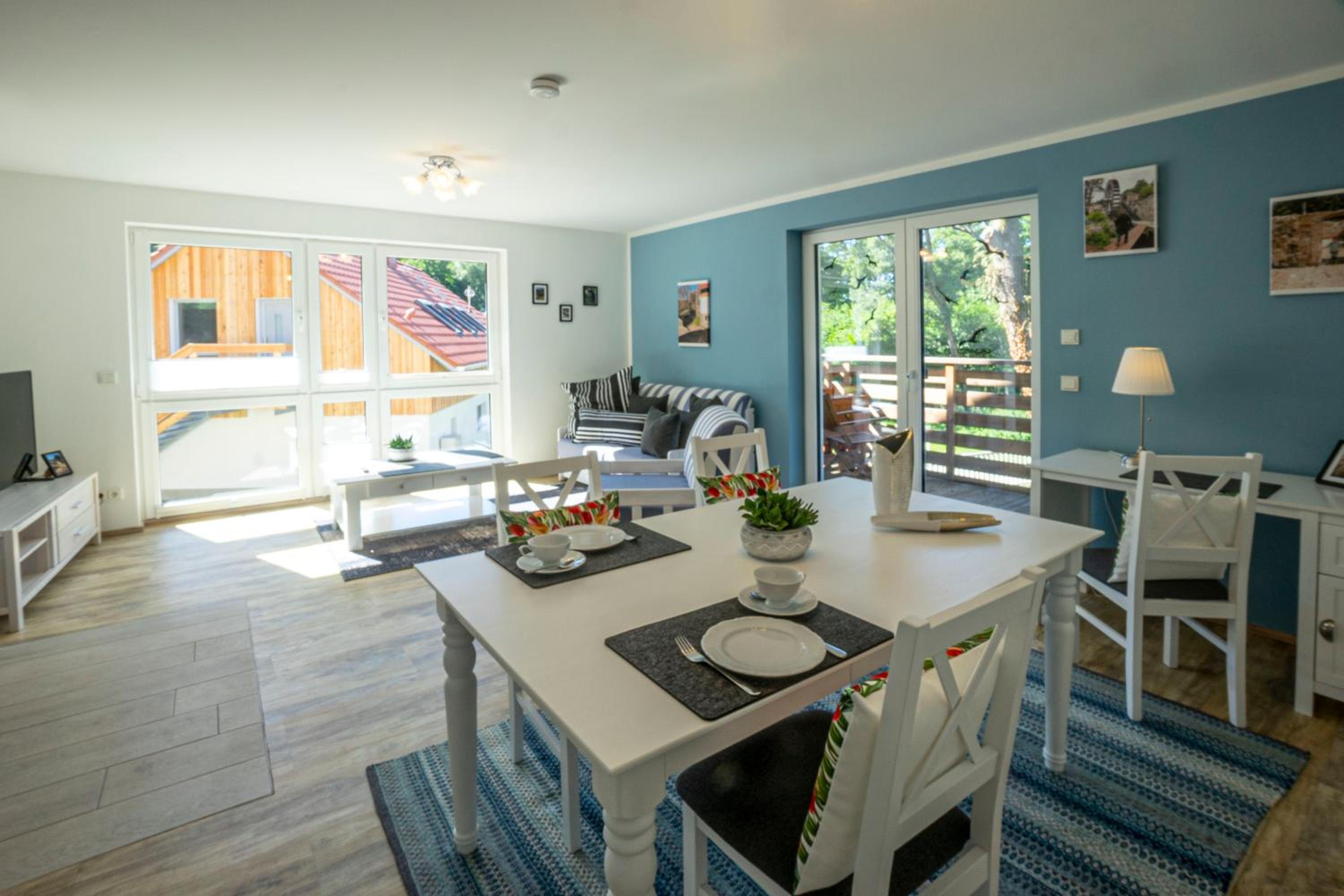 One-Bedroom Apartment - Photo 2