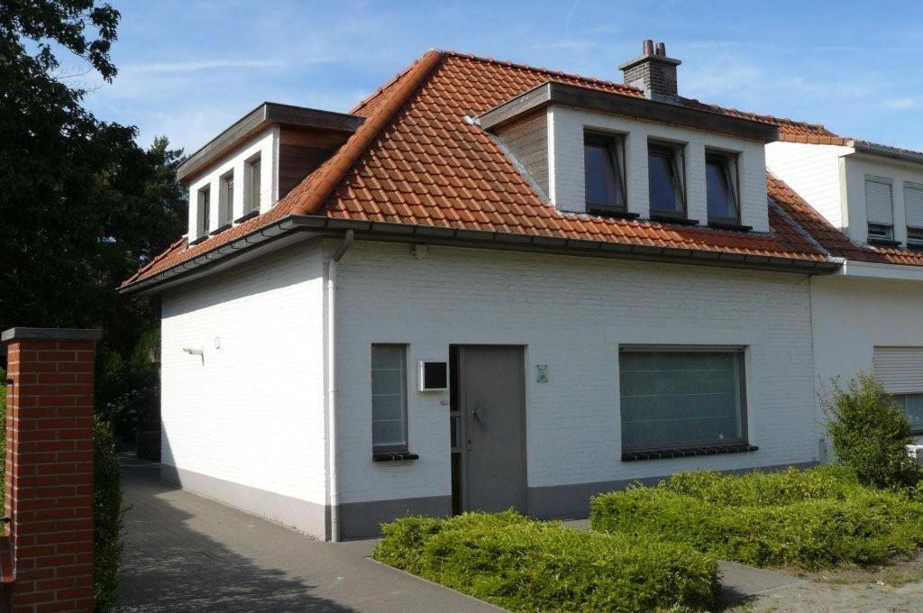 Four-Bedroom House photo 2