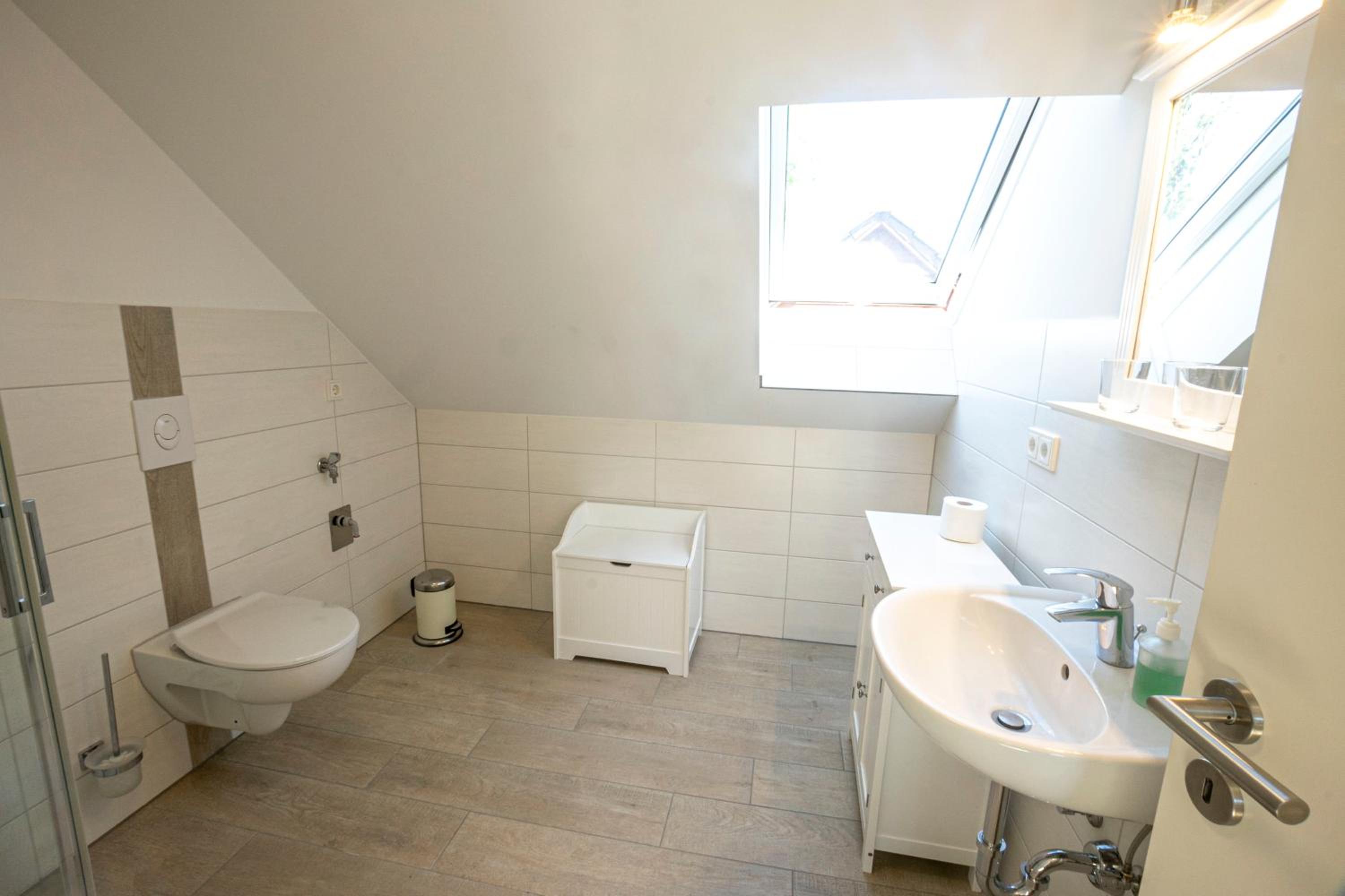 One-Bedroom Apartment - Photo 3