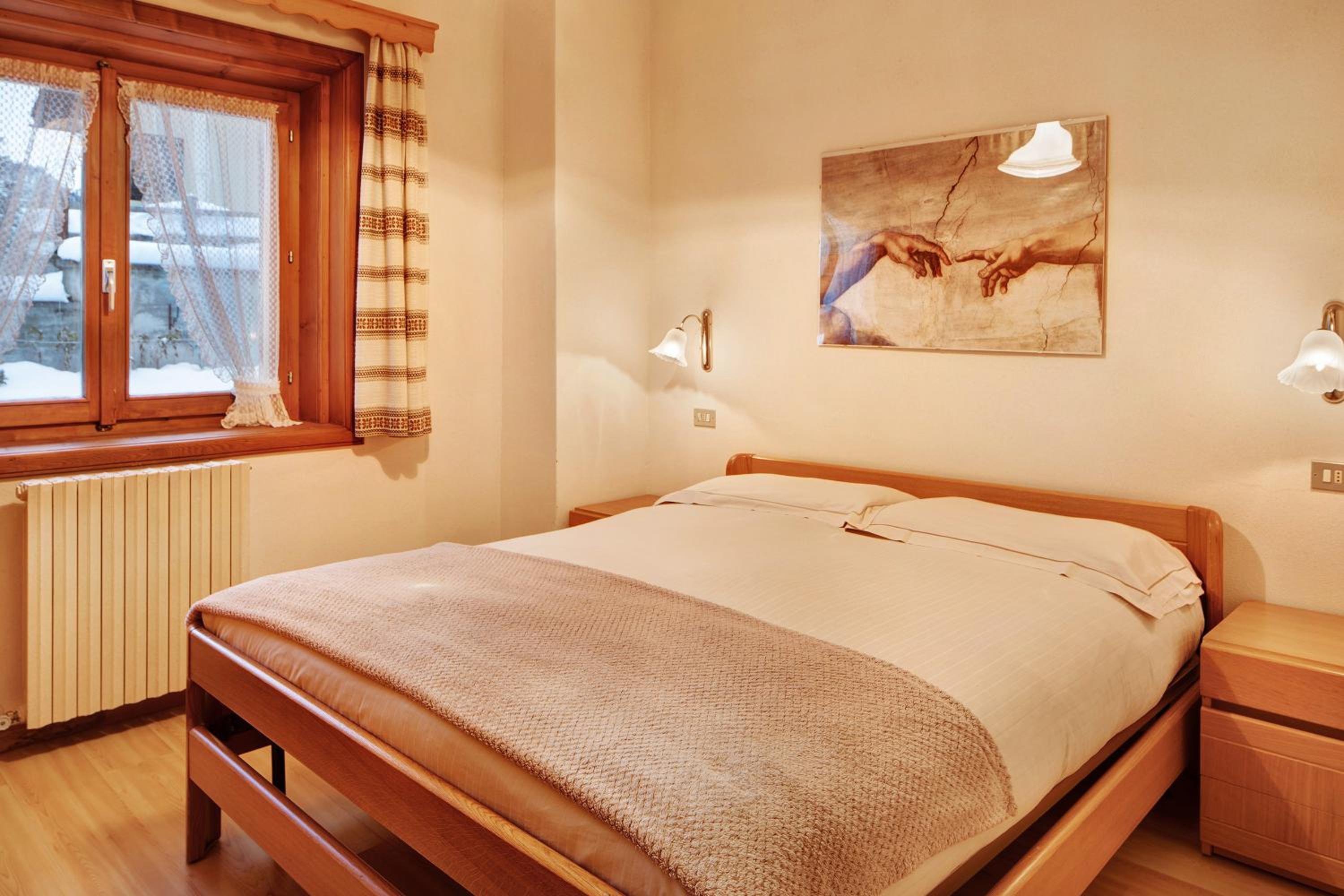Two-Bedroom Deluxe Apartment with Garden View