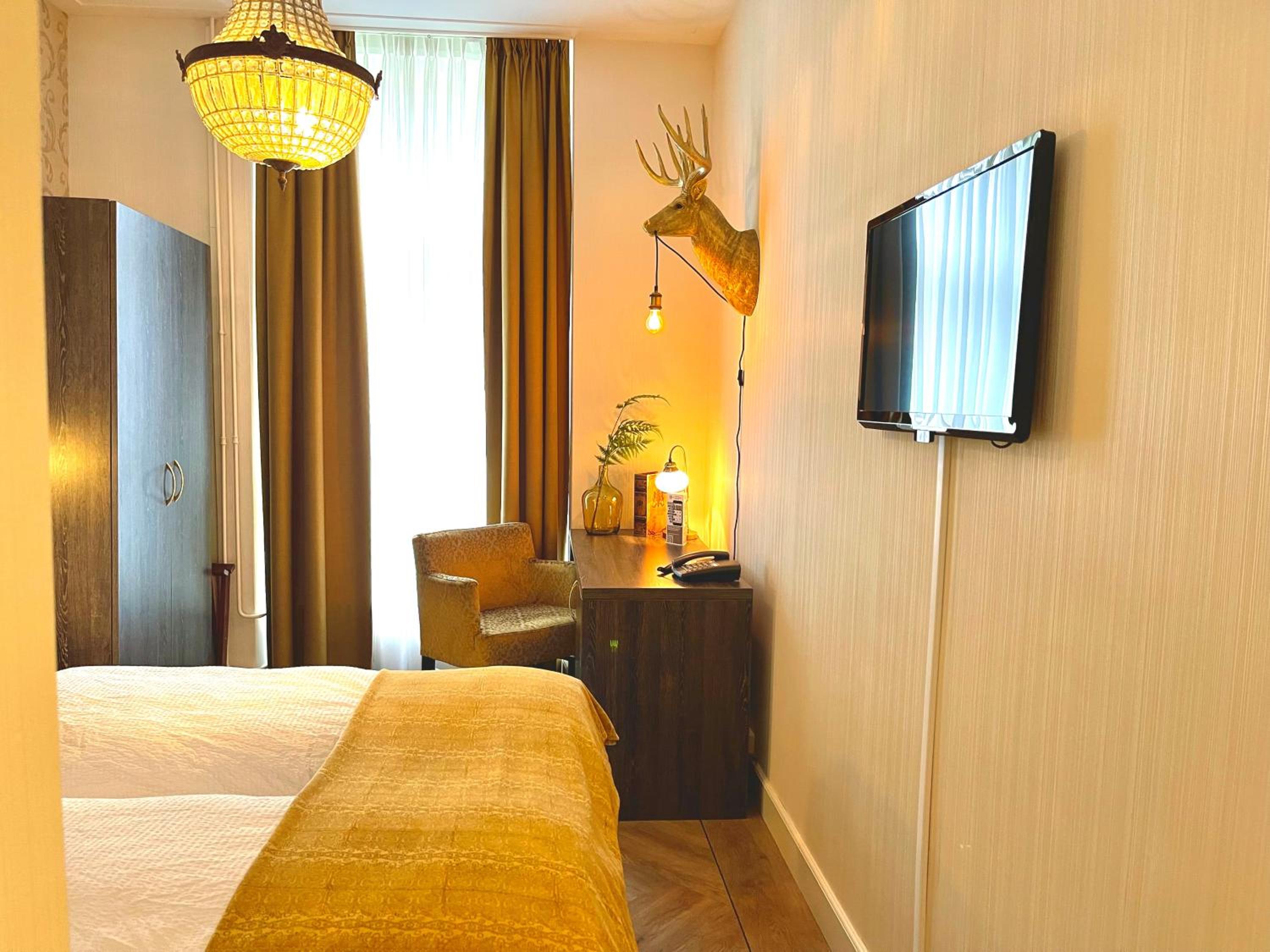 Standard Double Room - Photo 3