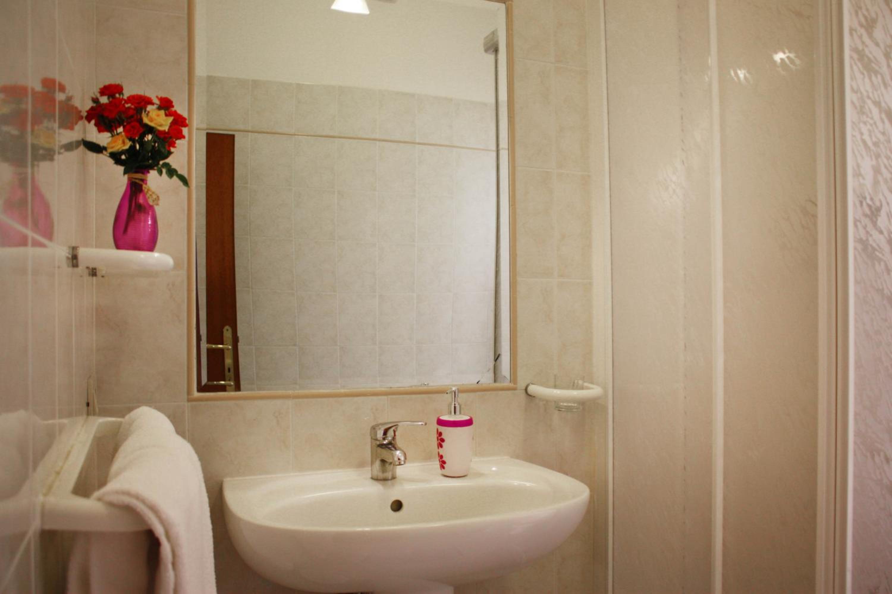 Triple Room with Private Bathroom photo 3