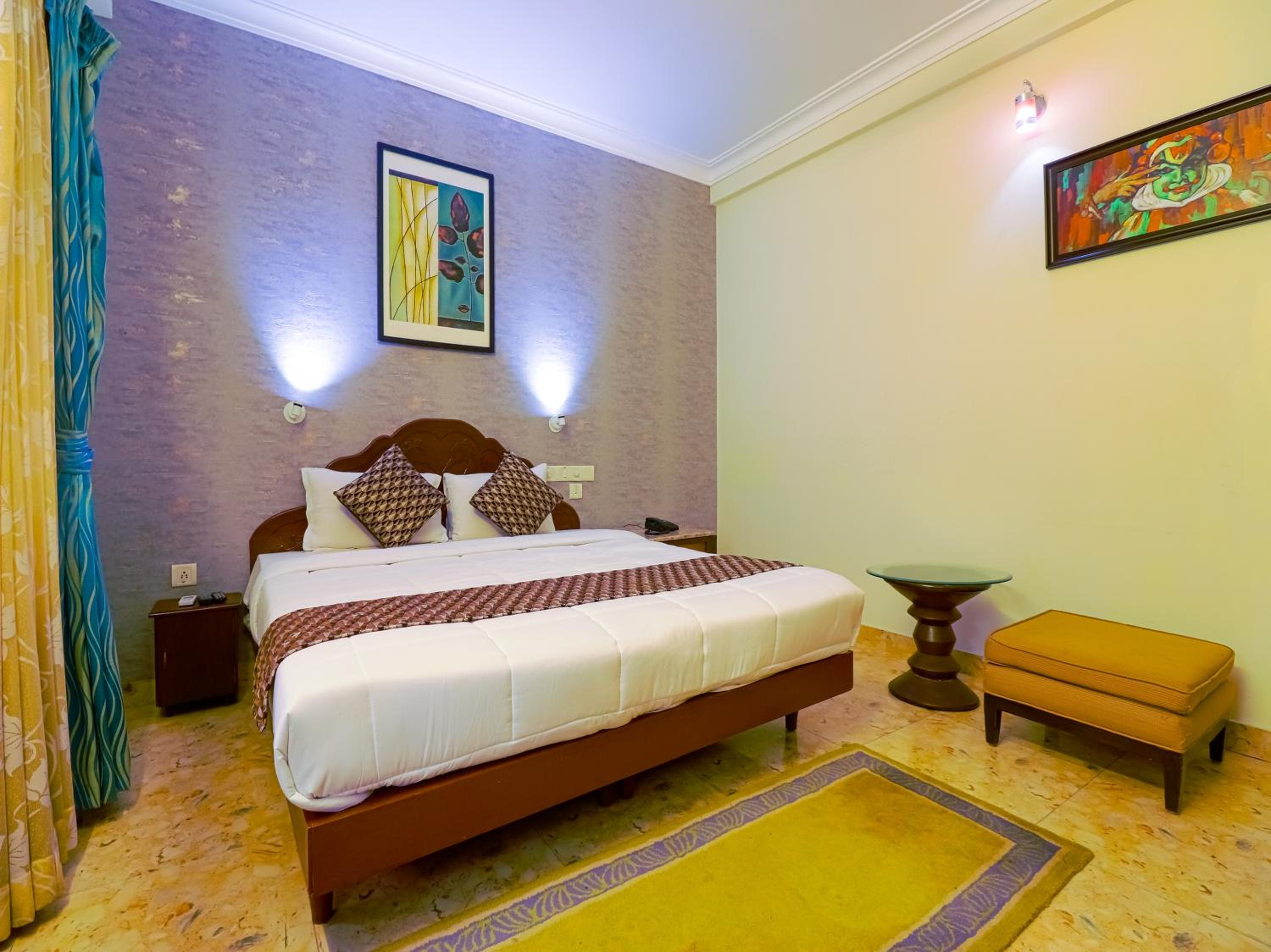 Double Room with Balcony - Photo 2