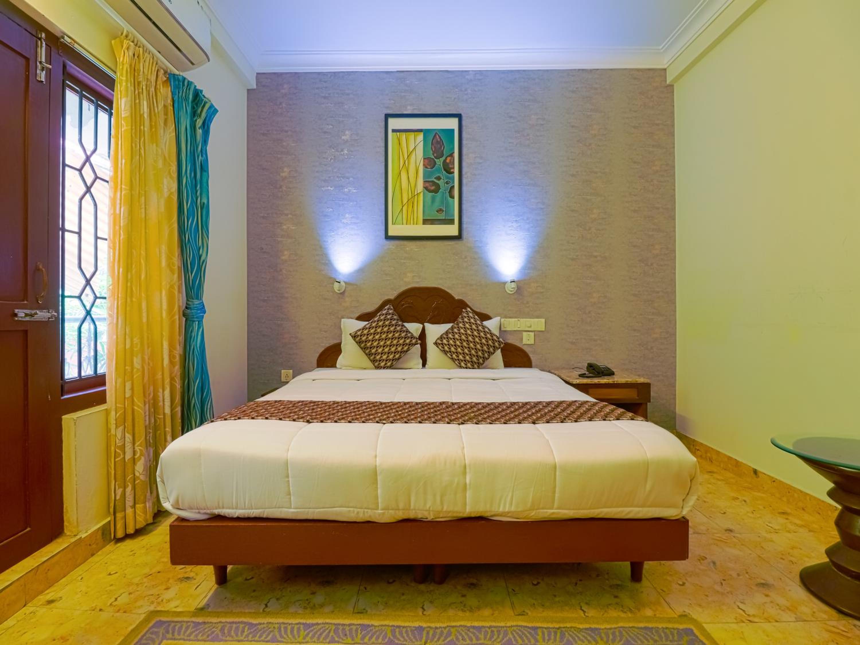 Double Room with Balcony - Photo 1
