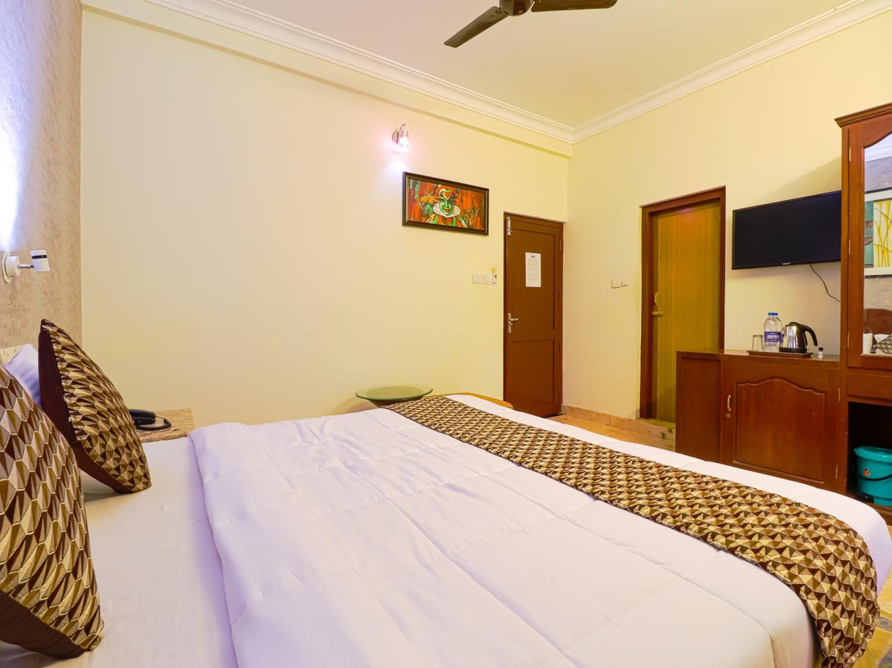 Double Room with Balcony - Photo 5