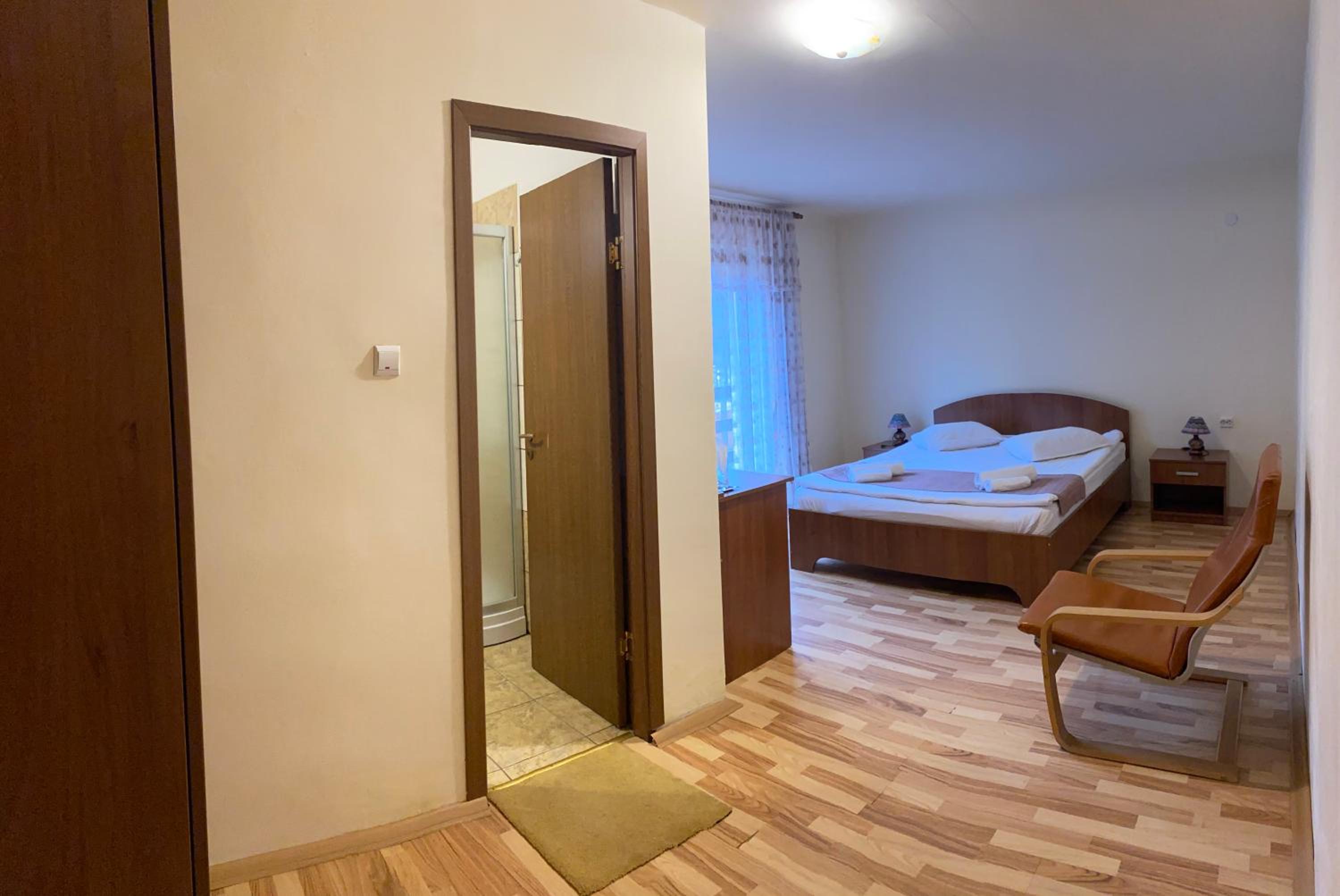 Double Room - Photo 3