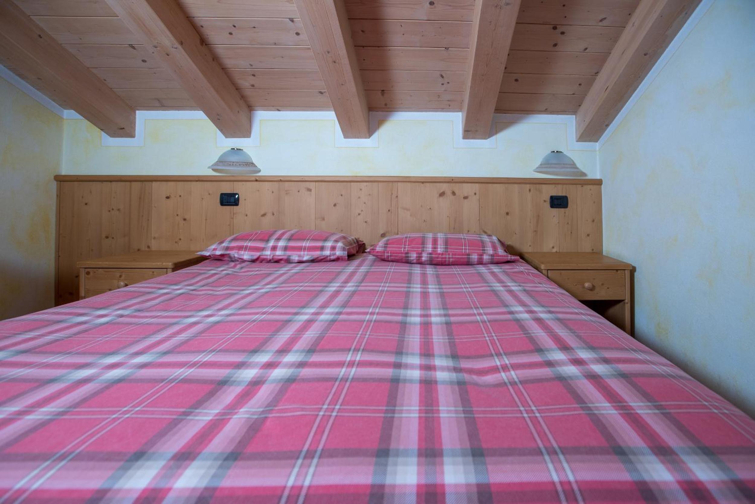 Two-Bedroom Apartment with Mountain View