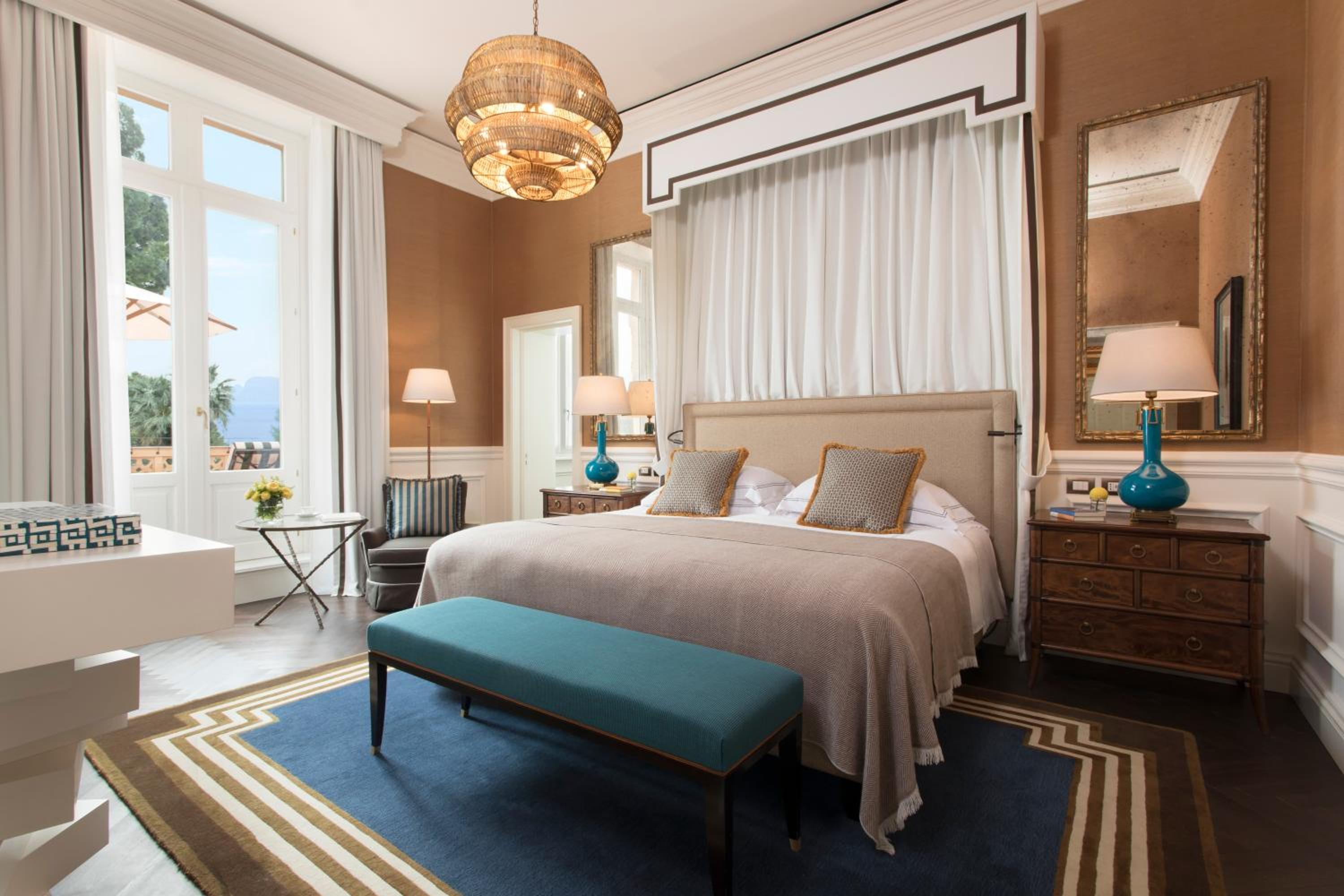 Suite with Terrace thumbnail 5
