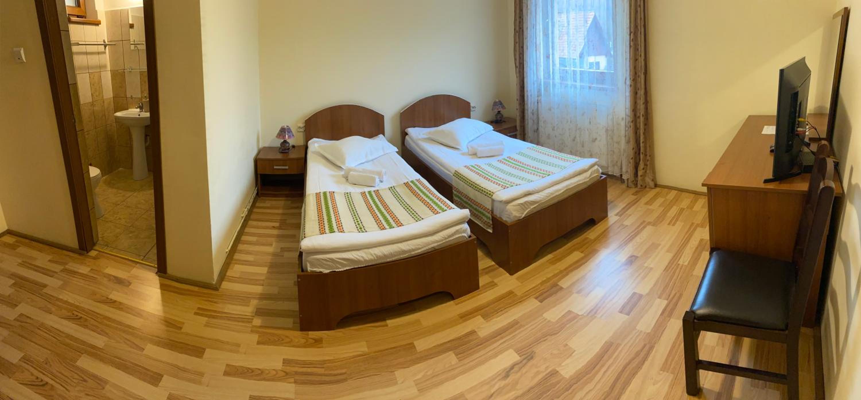 Standard Double or Twin Room - Photo 3