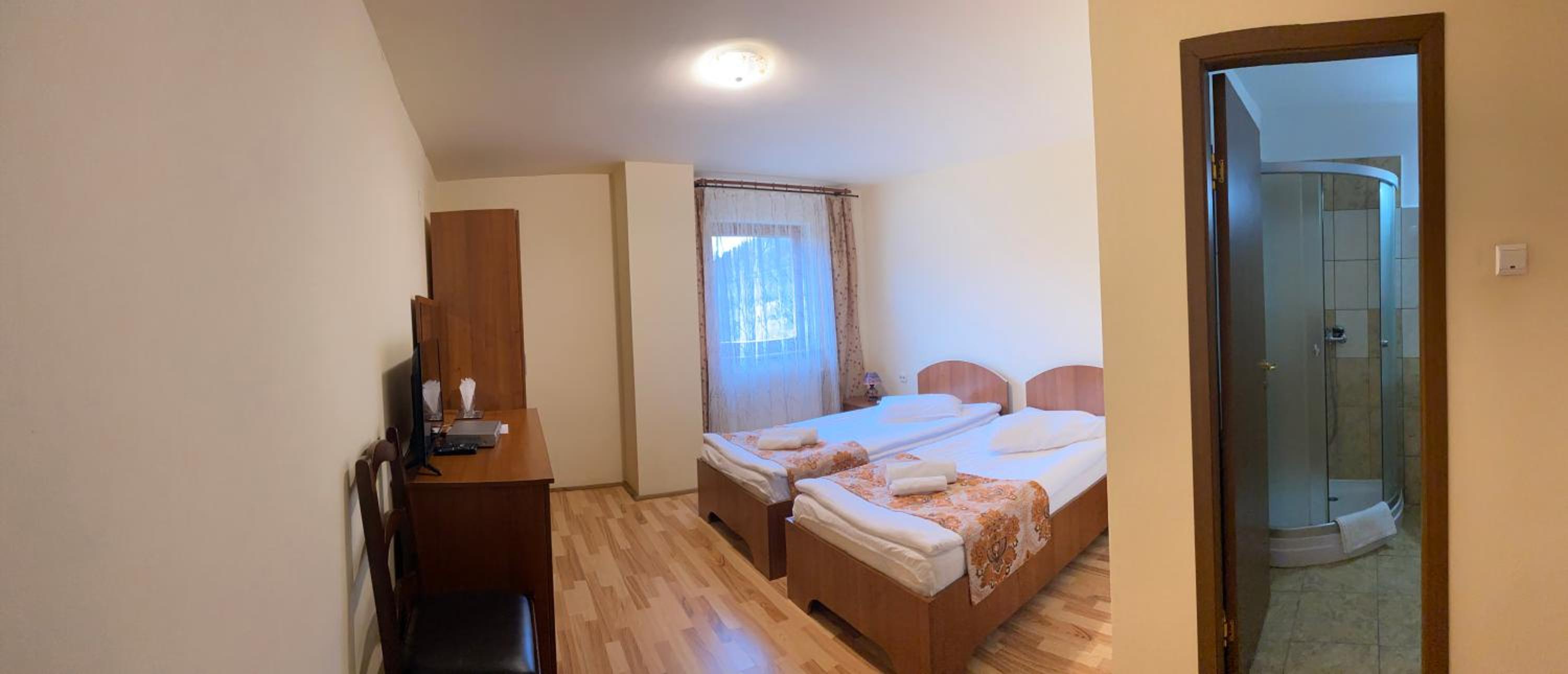 Standard Double or Twin Room - Photo 4