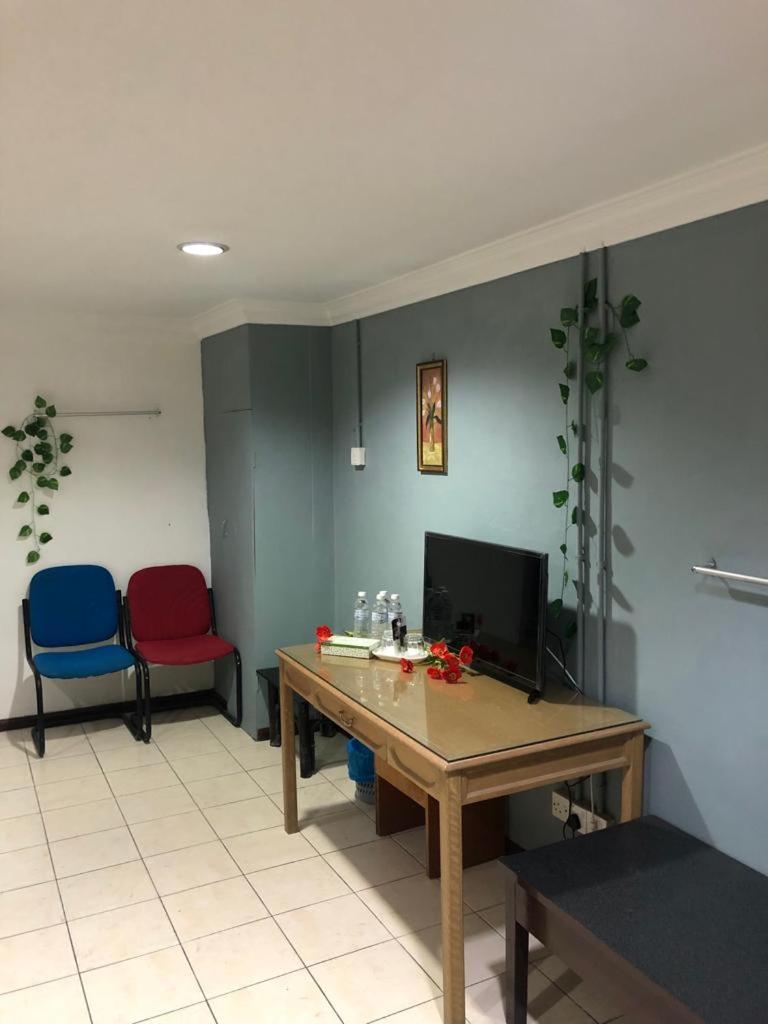 Family Room (5 Adults)