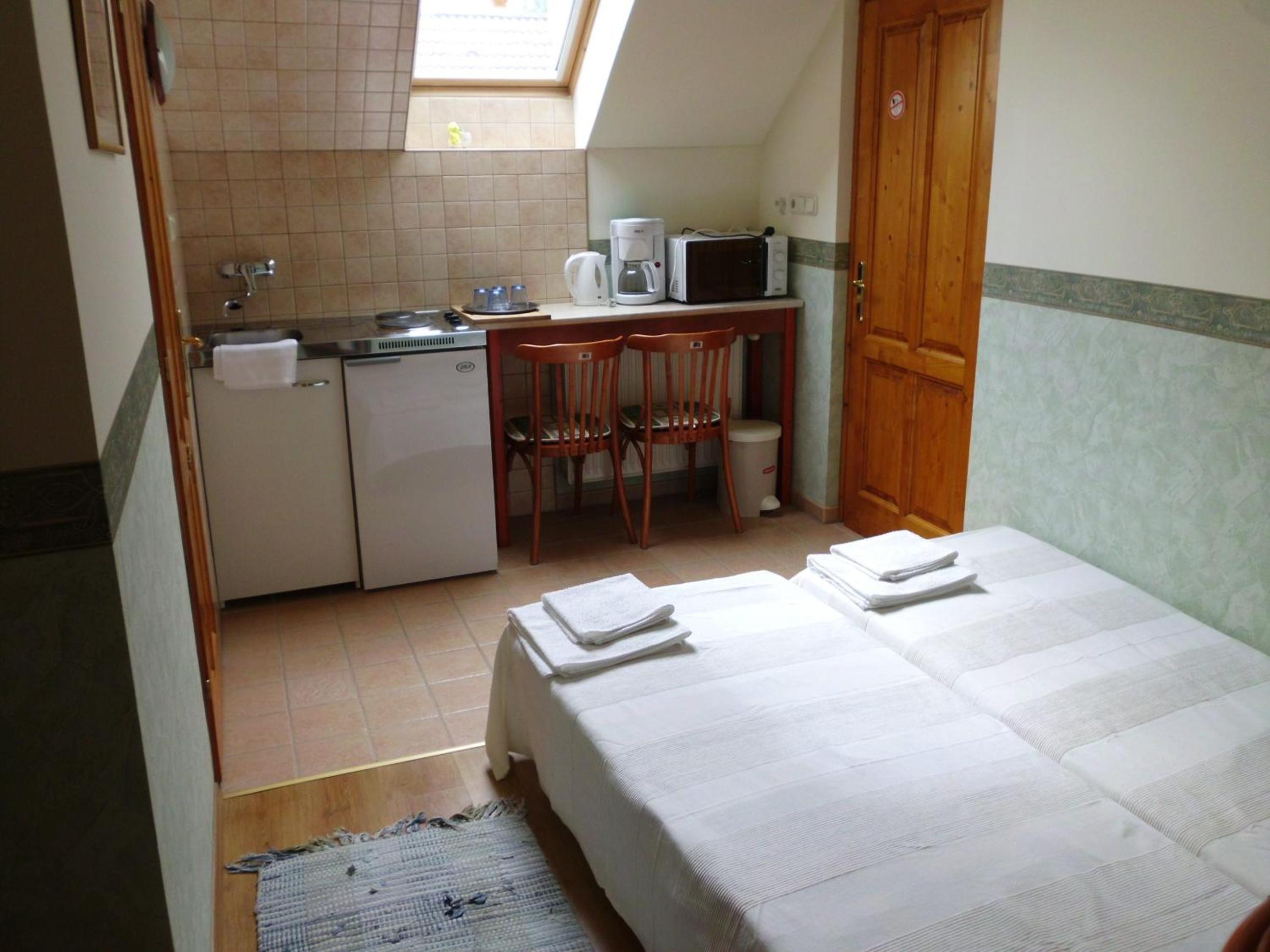 One-Bedroom Apartment - Photo 6
