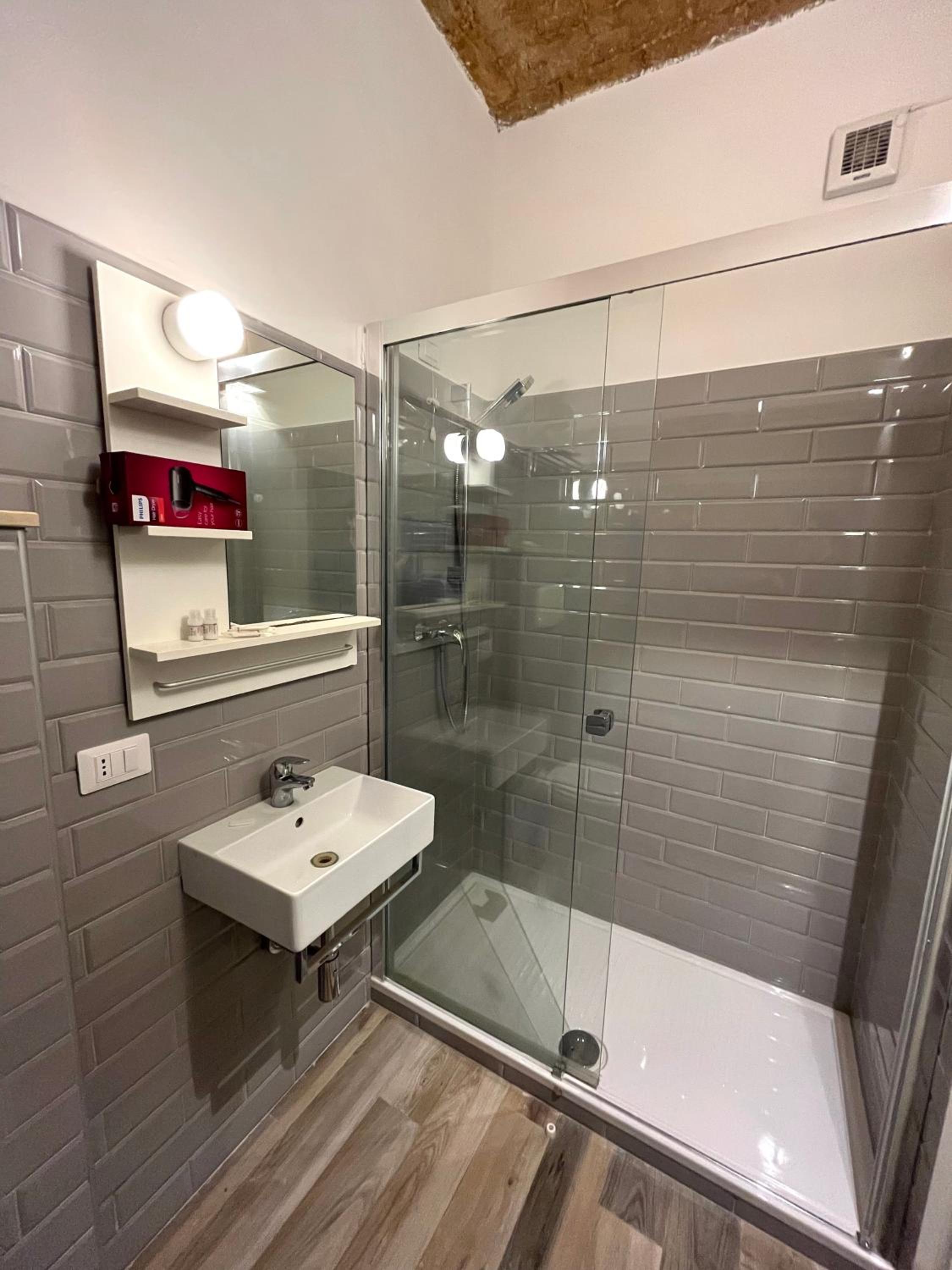 Double Room With Private Bathroom photo 3