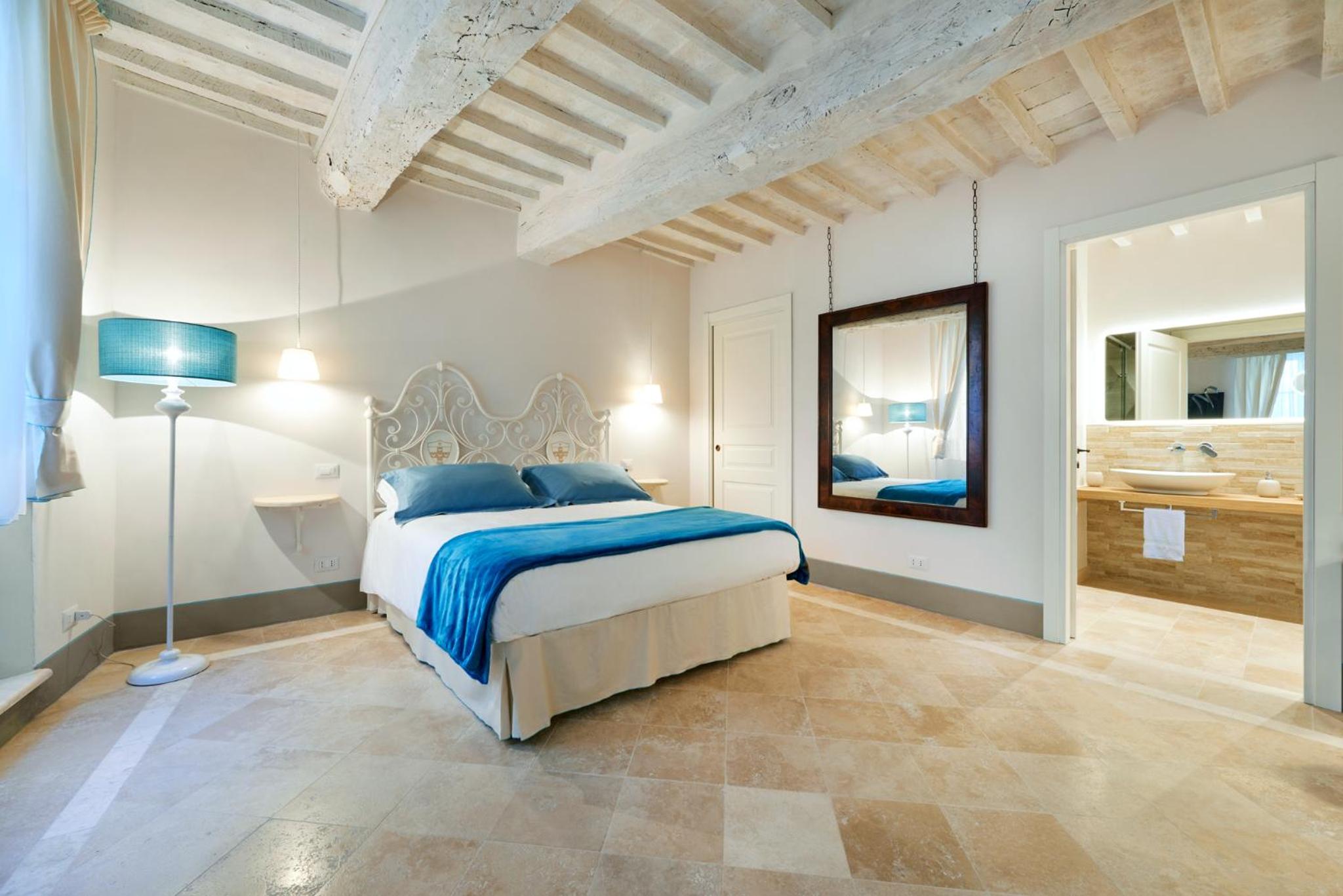 Deluxe Room - Photo 1