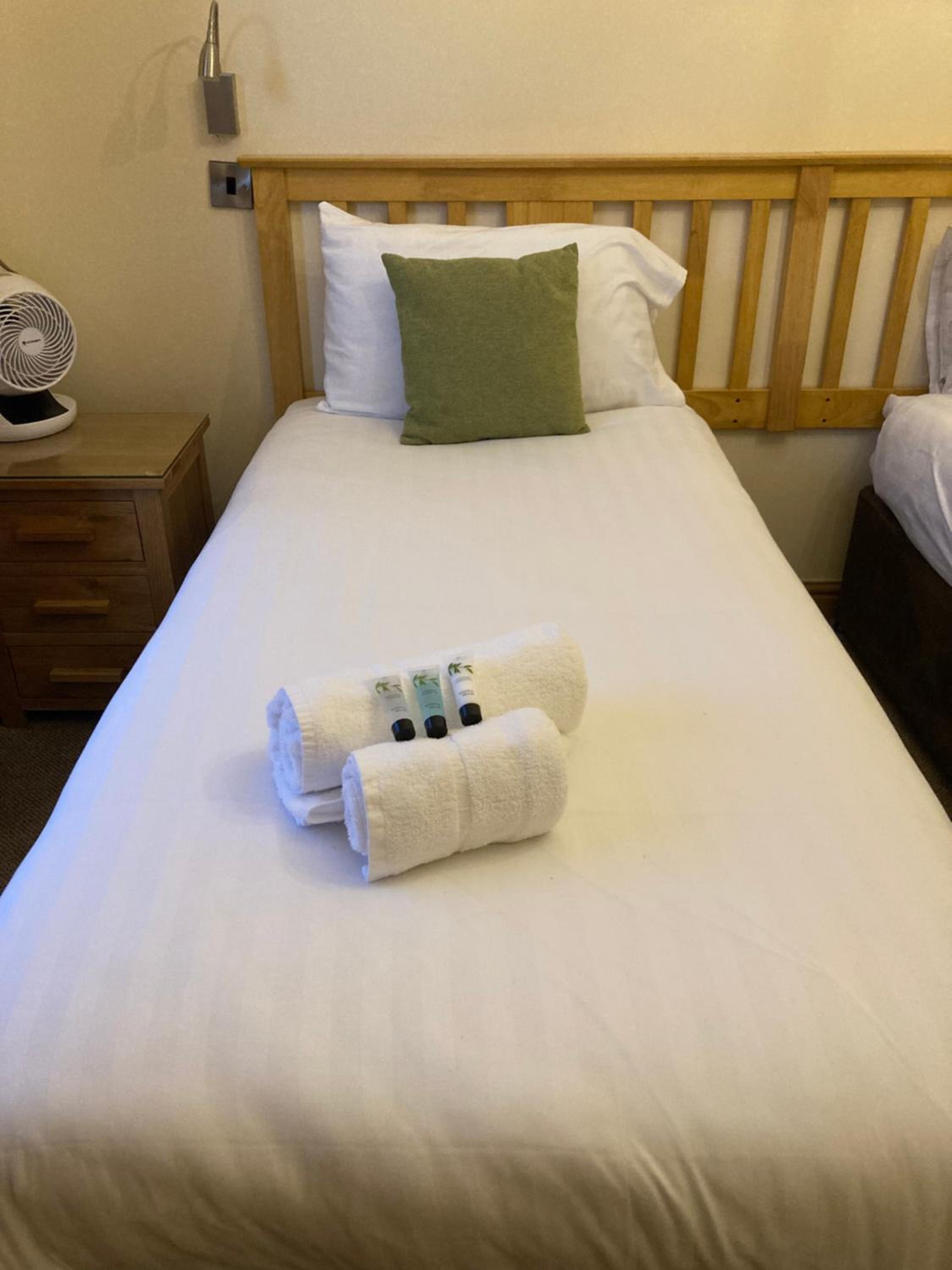 Large Twin Room photo 1